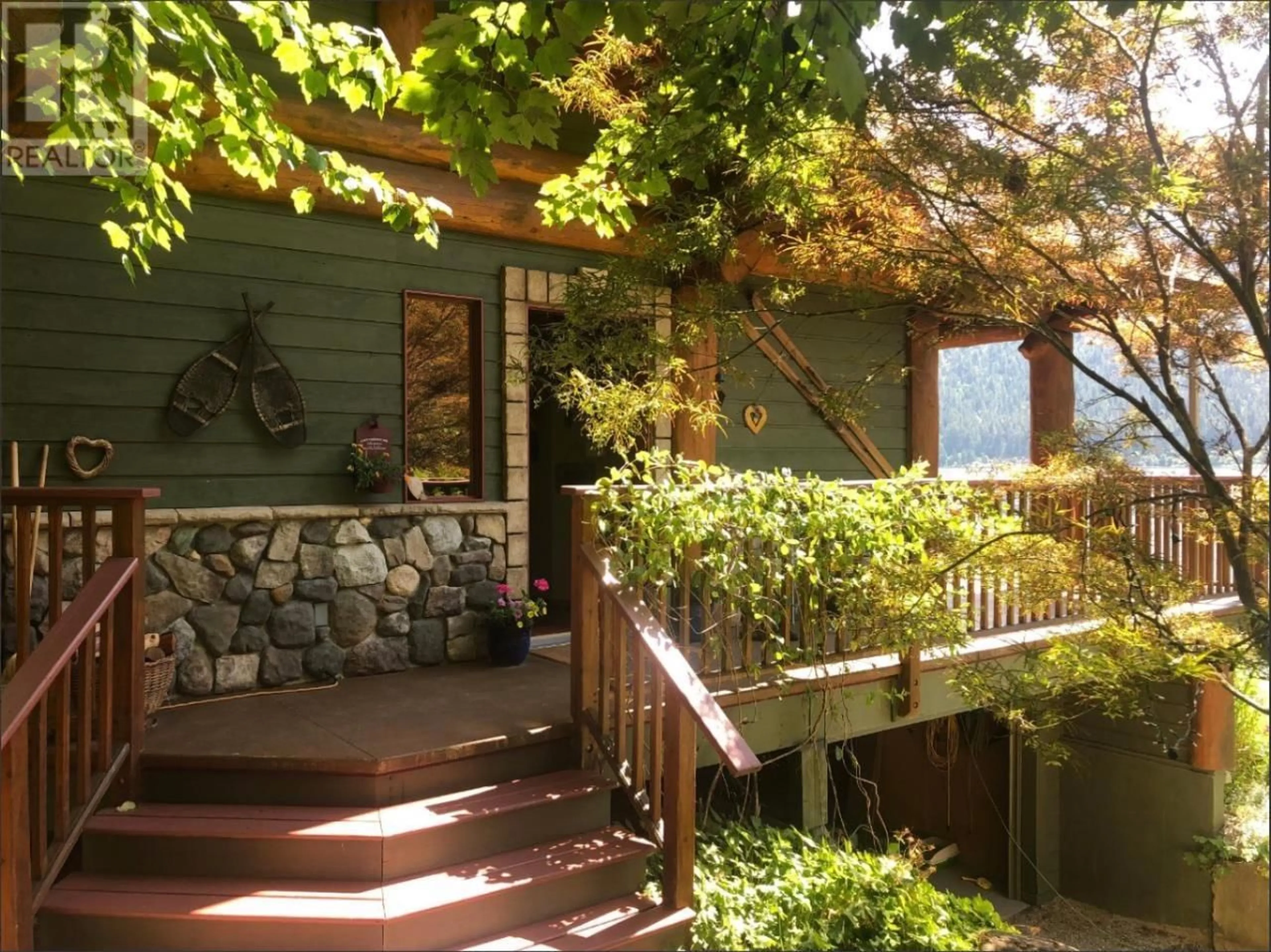 Patio, cottage for 3140 3A Highway, Nelson British Columbia V1L6M7