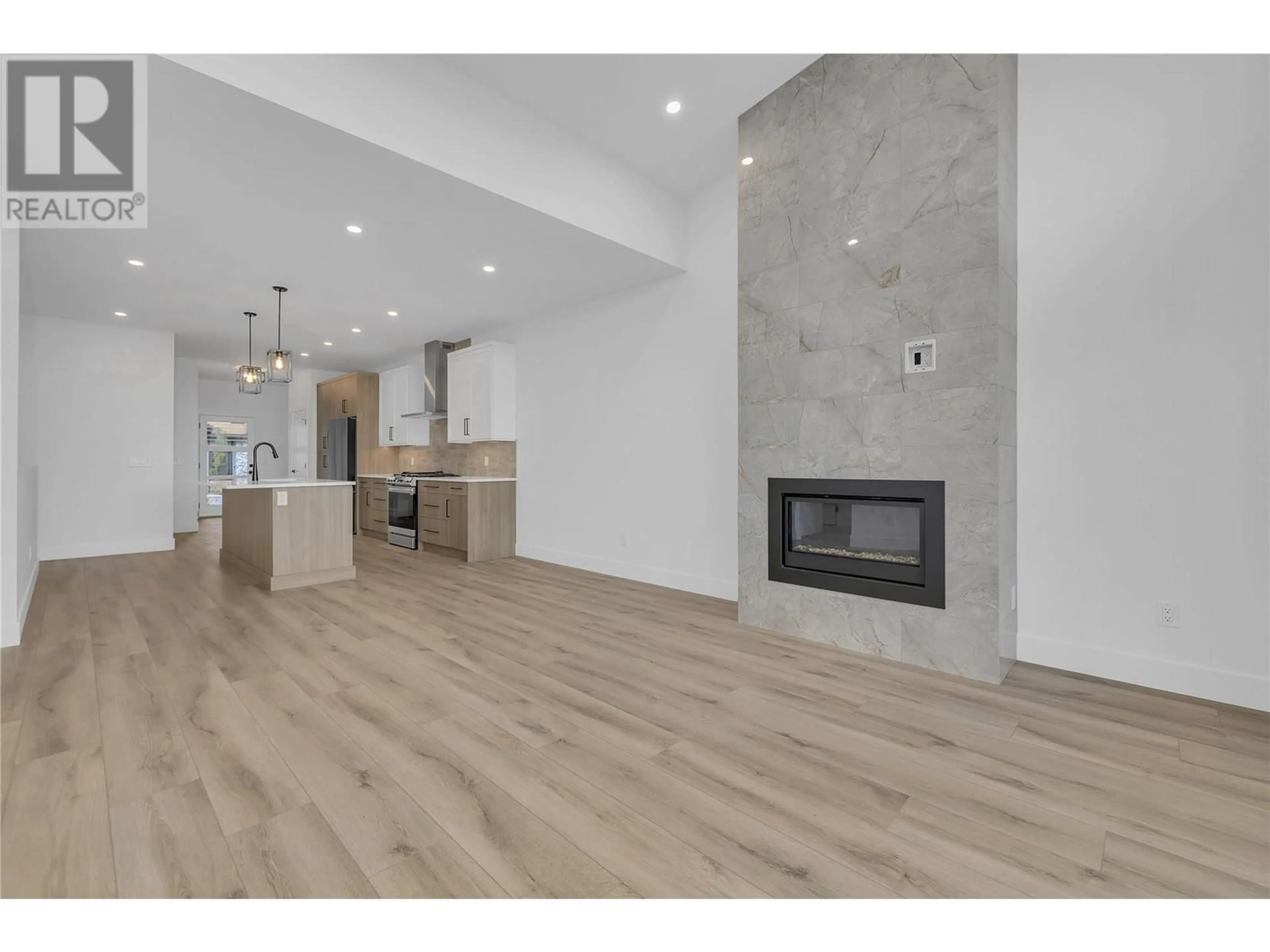 Open concept kitchen for 2835 Canyon Crest Drive Unit# 5, West Kelowna British Columbia V4T0E3