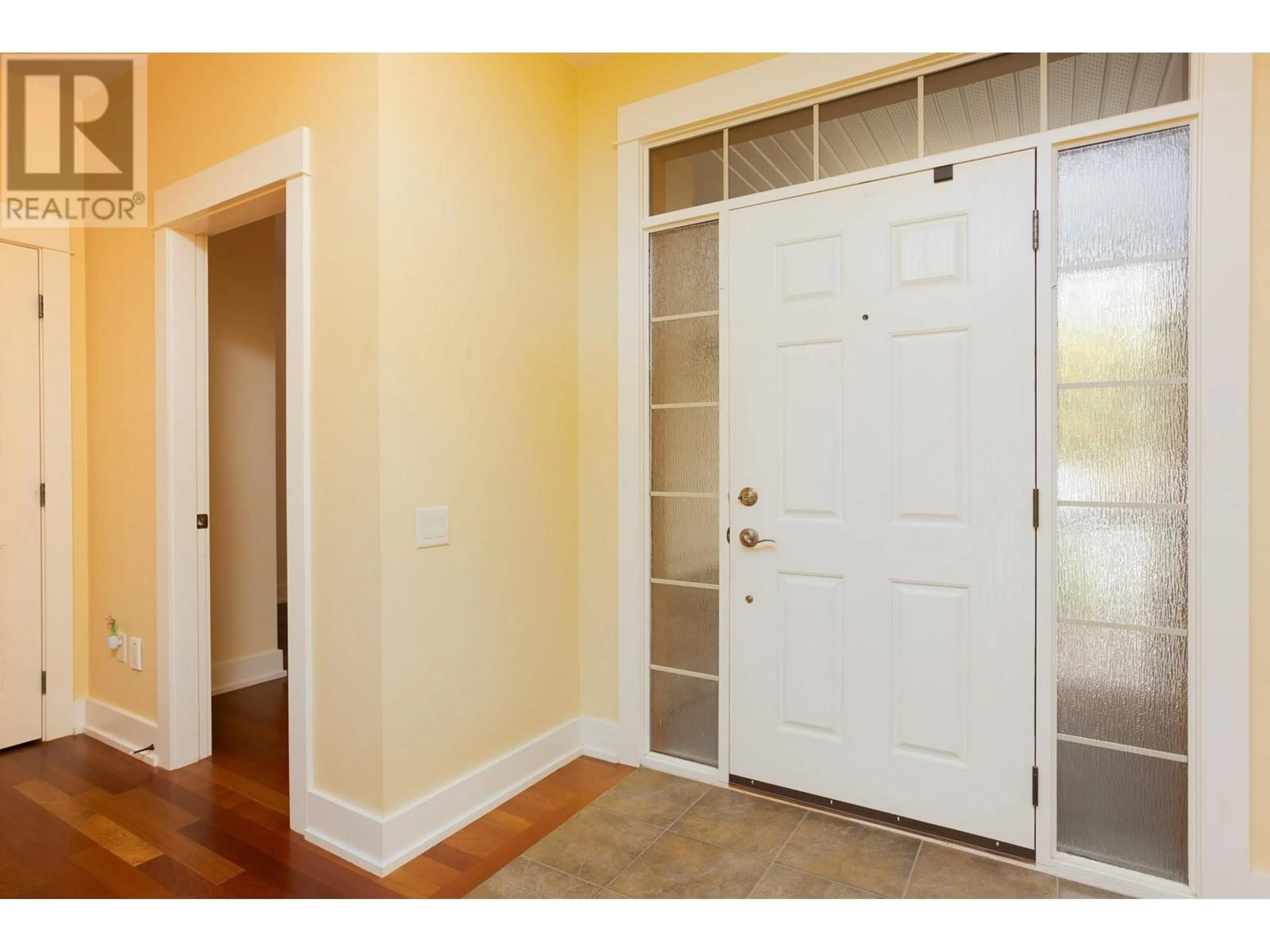 Indoor entryway, wood floors for 197 Terrace Hill Place, Kelowna British Columbia V1C2T2