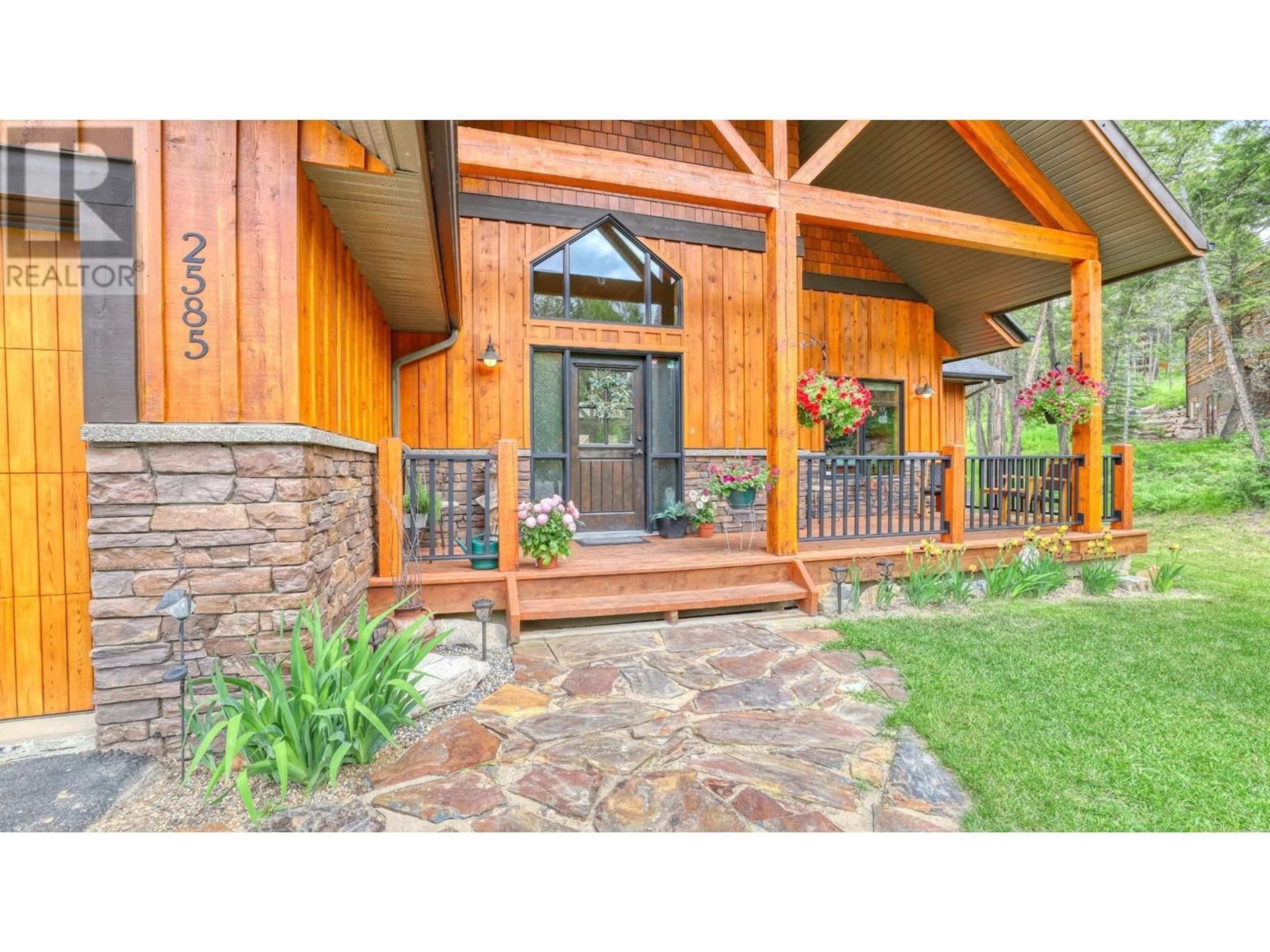 Indoor entryway, wood floors for 2585 Sandstone Manor, Invermere British Columbia V0A1K4