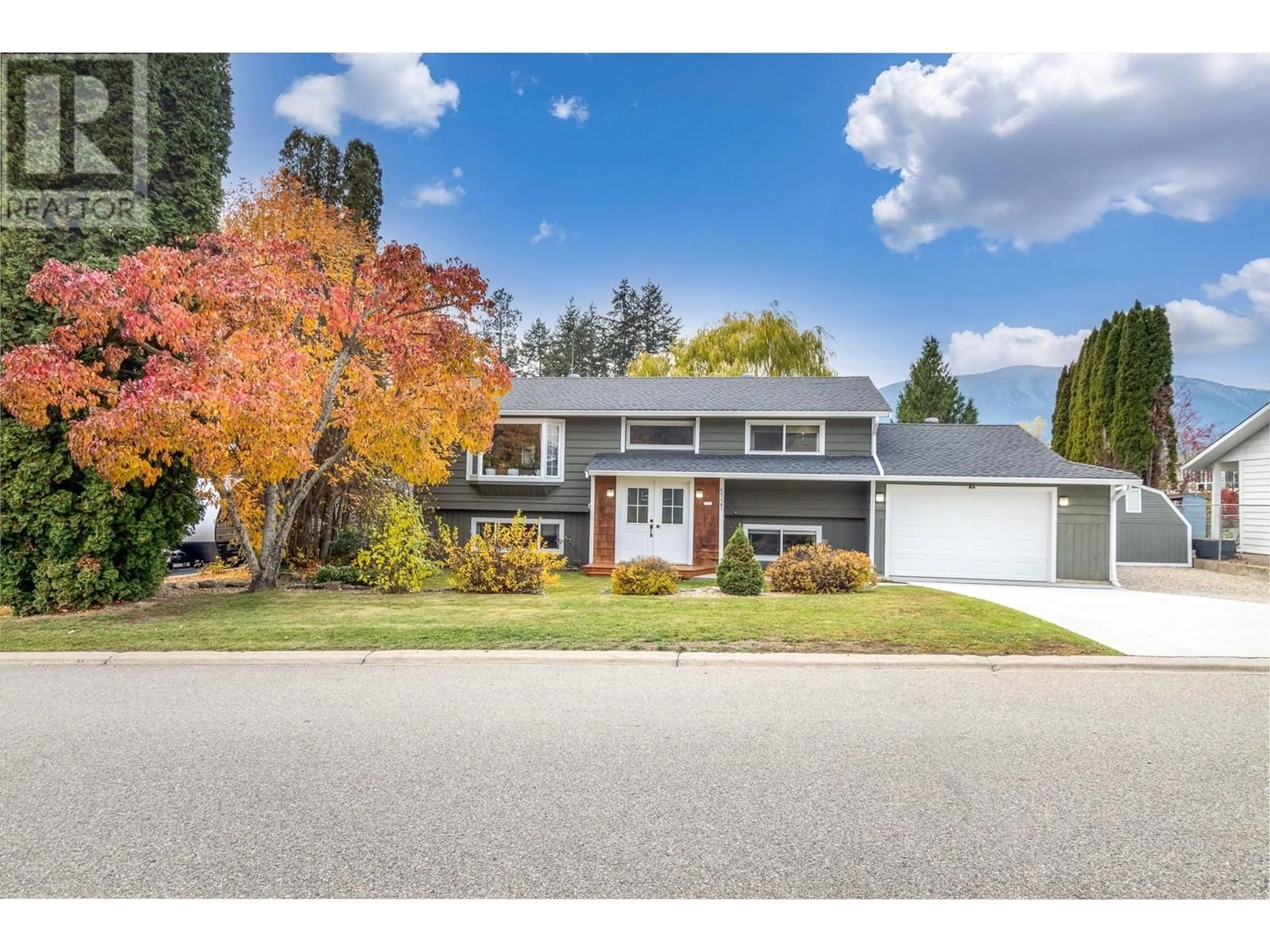 Frontside or backside of a home, the street view for 5121 14 Street NE, Salmon Arm British Columbia V1E3M8