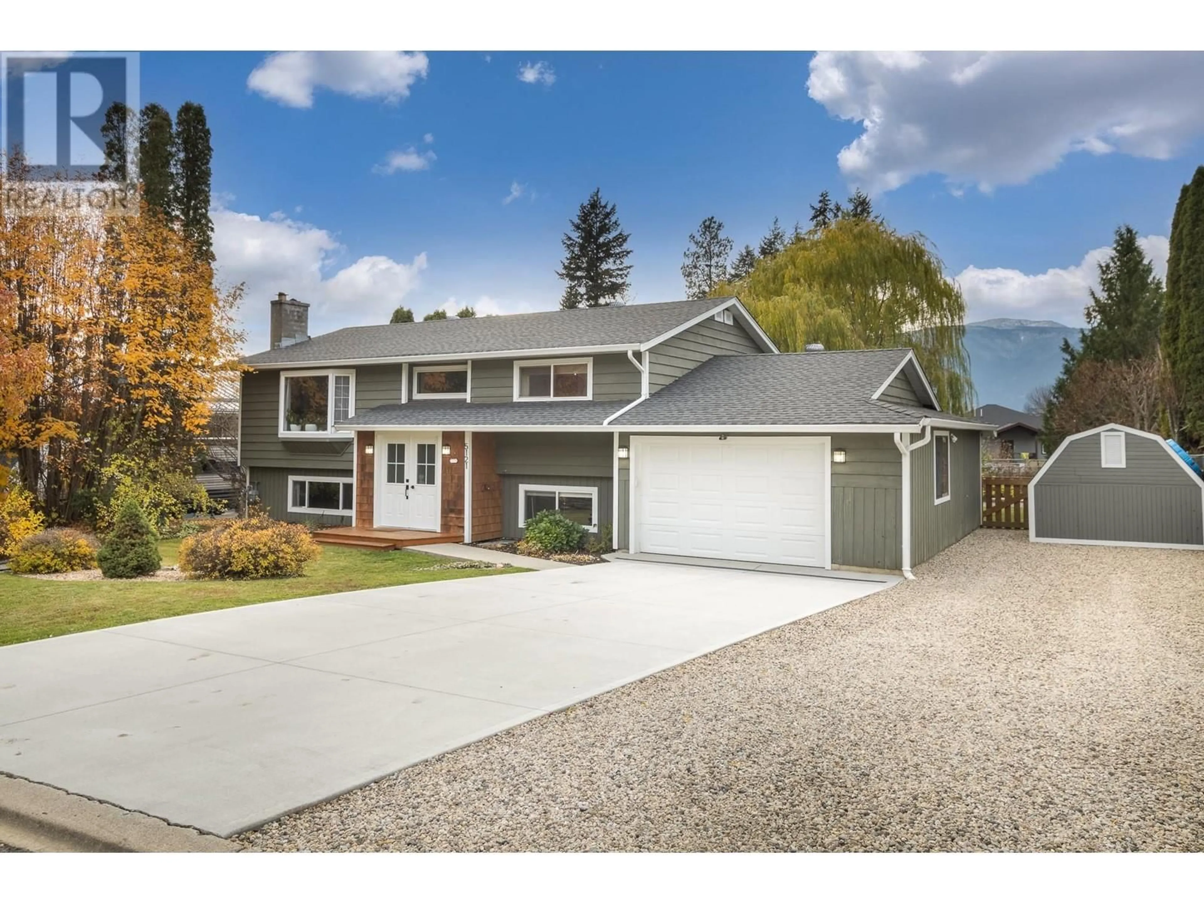 Frontside or backside of a home for 5121 14 Street NE, Salmon Arm British Columbia V1E3M8