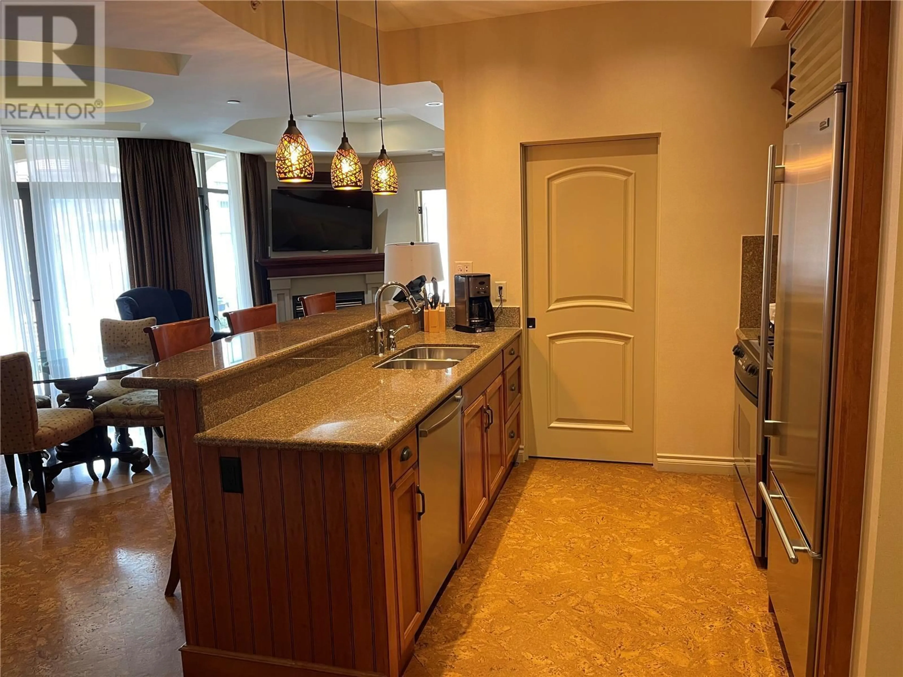 Open concept kitchen, ceramic/tile floor for 150 - 1288 WATER STREET, Kelowna British Columbia V1Y9P4
