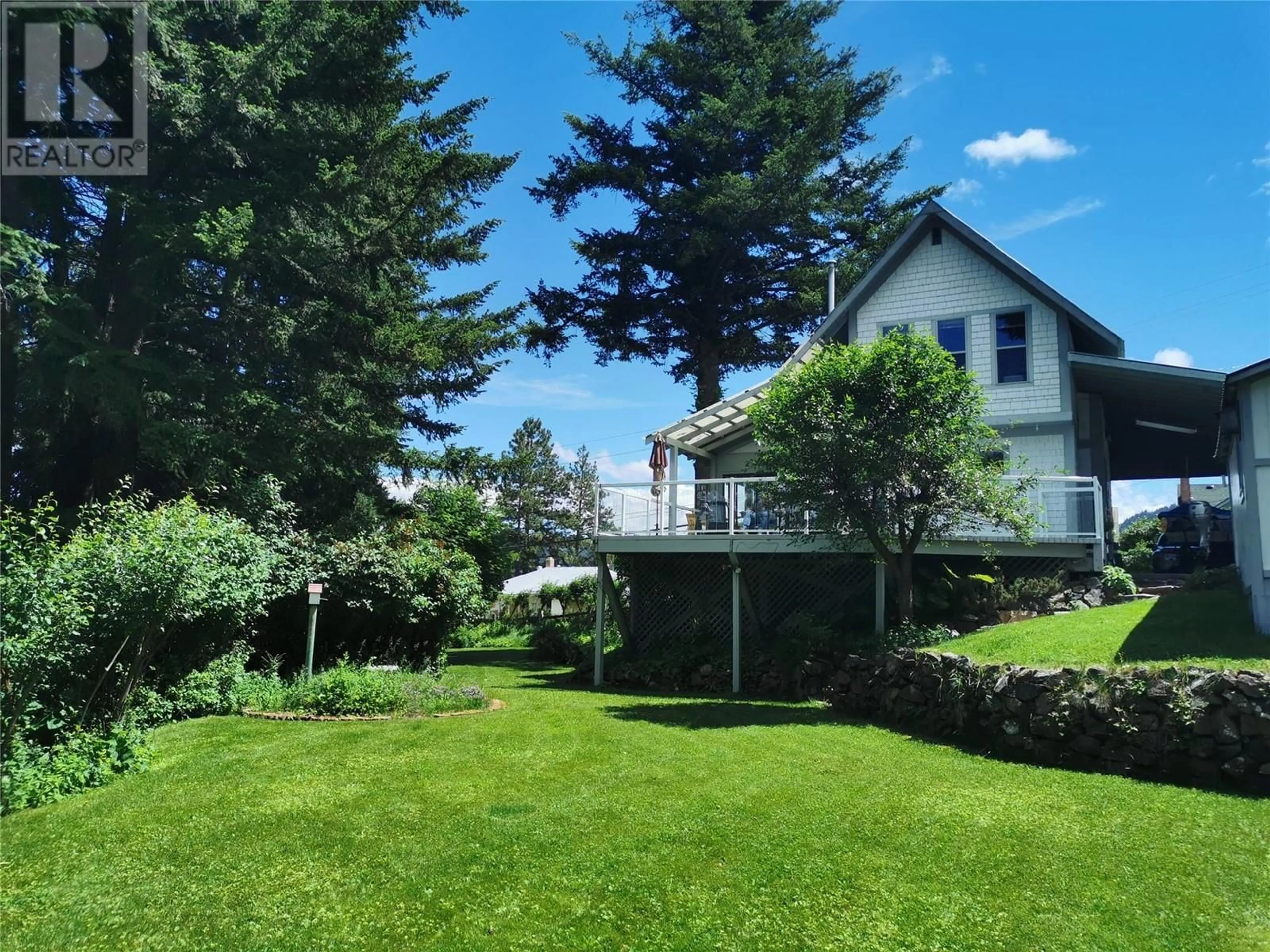 A pic from outside/outdoor area/front of a property/back of a property/a pic from drone, unknown for 153 BILLITER AVENUE, Princeton British Columbia V0X1W0
