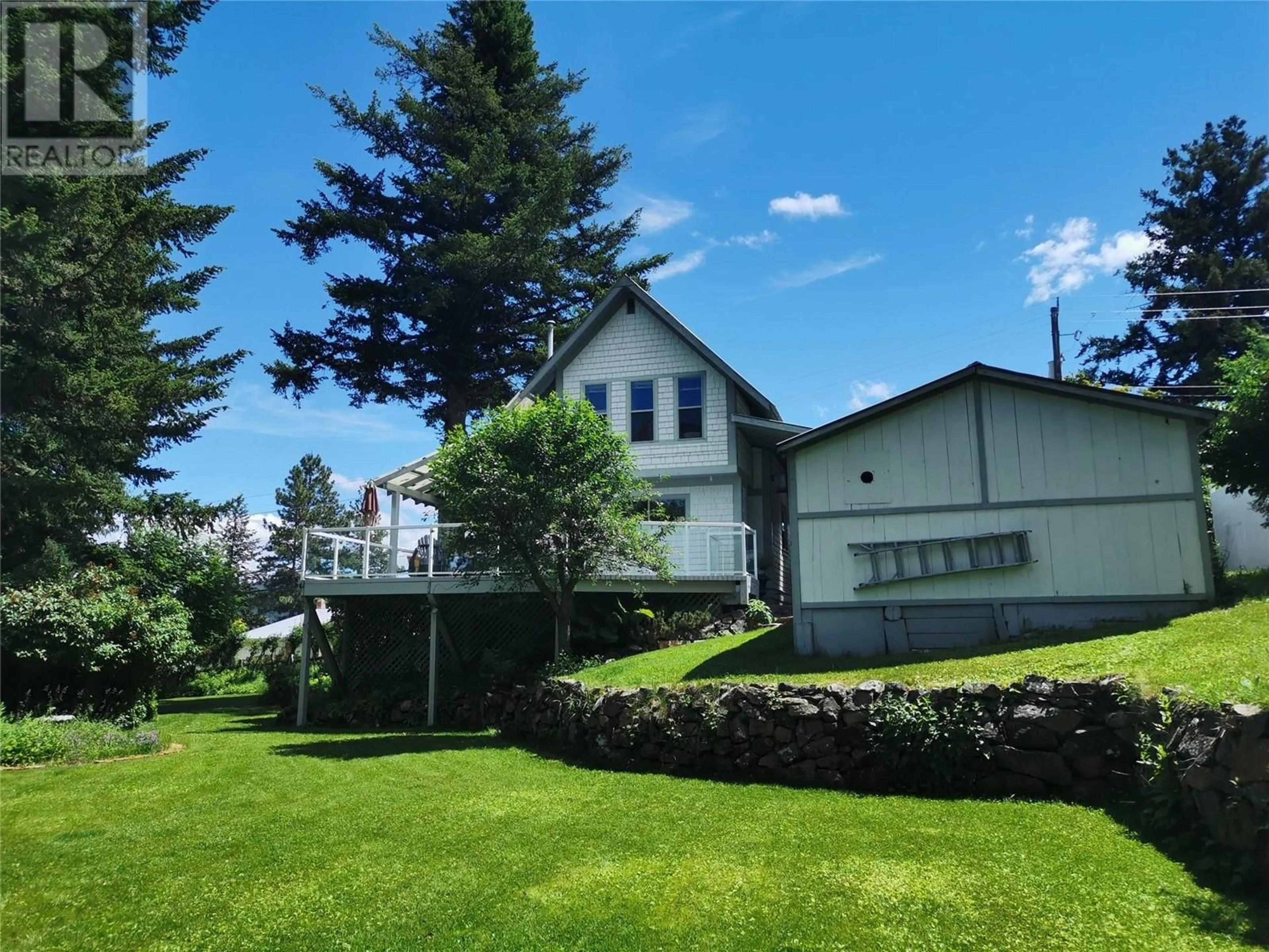 A pic from outside/outdoor area/front of a property/back of a property/a pic from drone, unknown for 153 BILLITER AVENUE, Princeton British Columbia V0X1W0