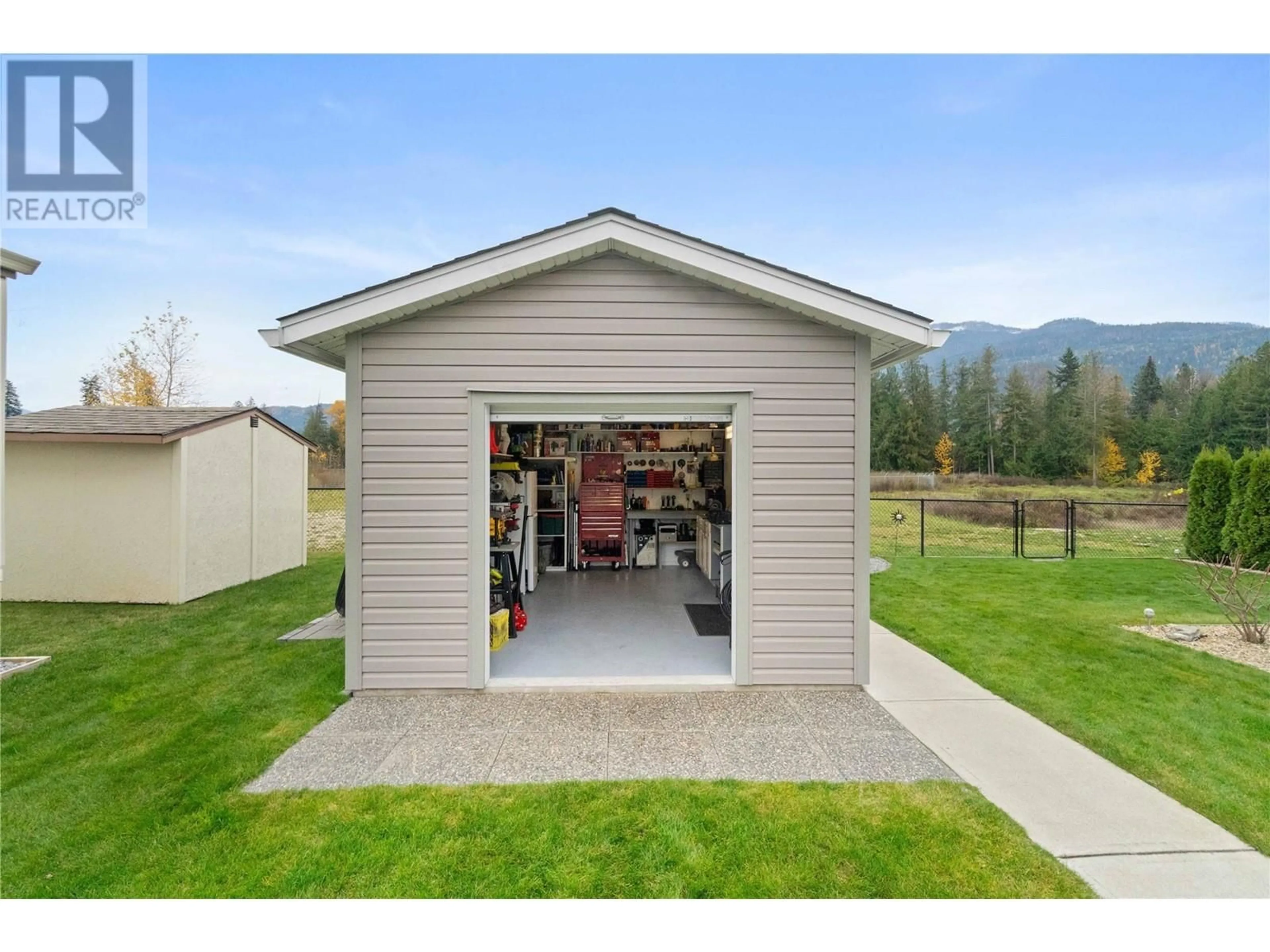 Indoor garage, cement floor for 1707 Hillier Road E Unit# 3, Sicamous British Columbia V0E2V4