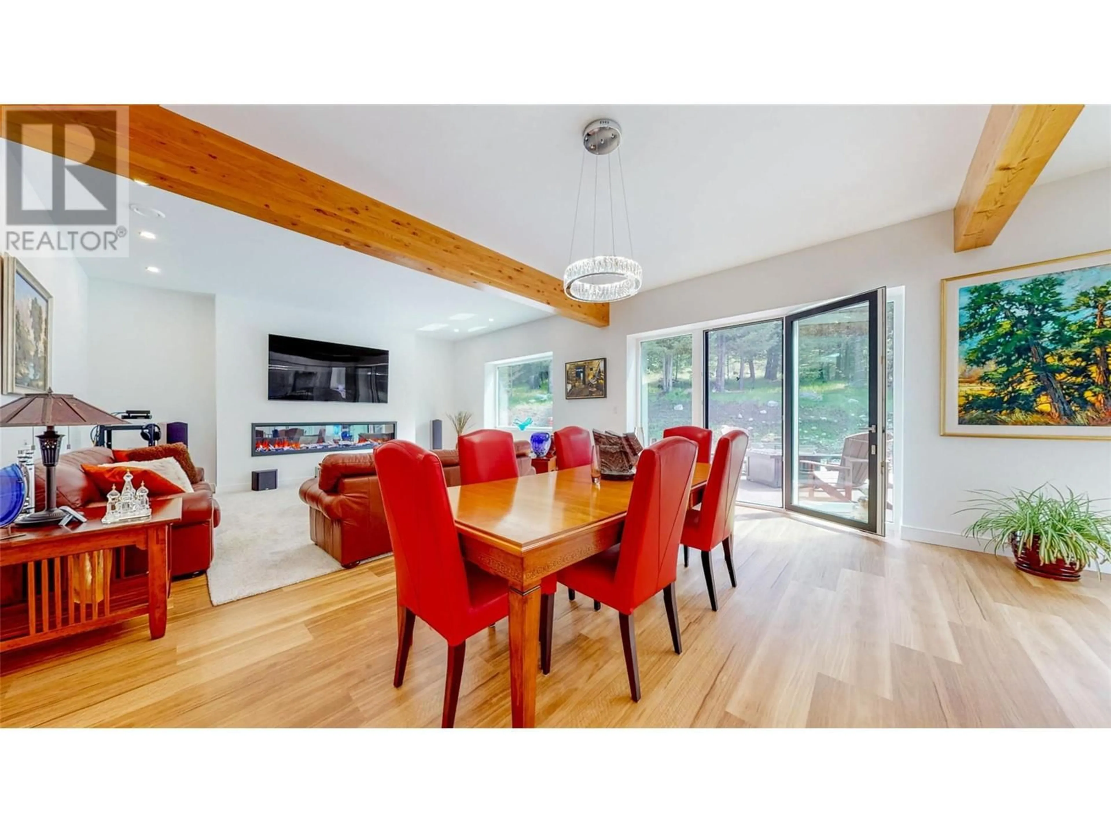 Dining room, wood/laminate floor for 1324 TIMBERWOLF TRAIL ROAD, Bridesville British Columbia V0H1Y0