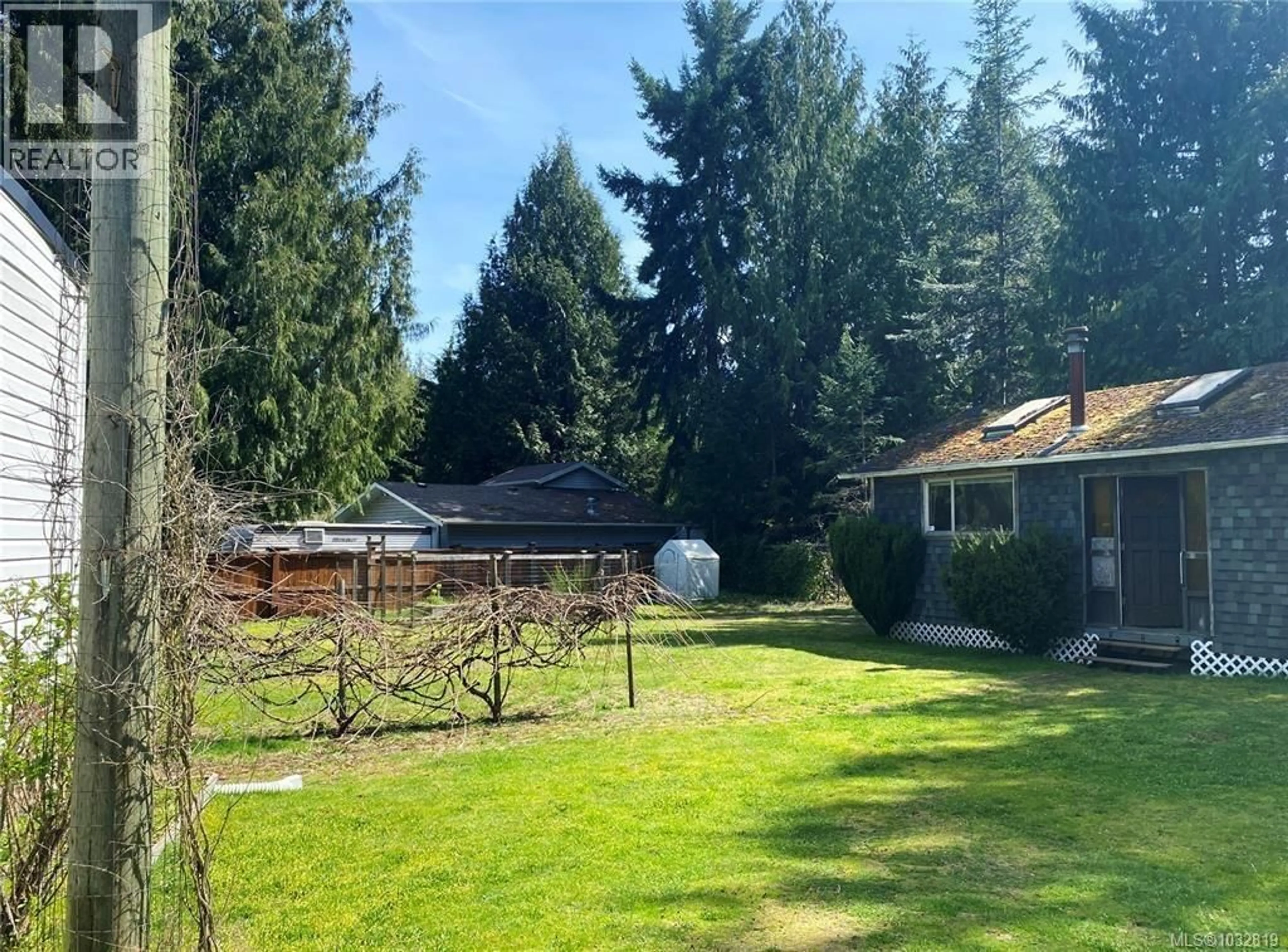 A pic from outside/outdoor area/front of a property/back of a property/a pic from drone, forest/trees view for 1520 KING ROAD, Qualicum Beach British Columbia V9K2A8