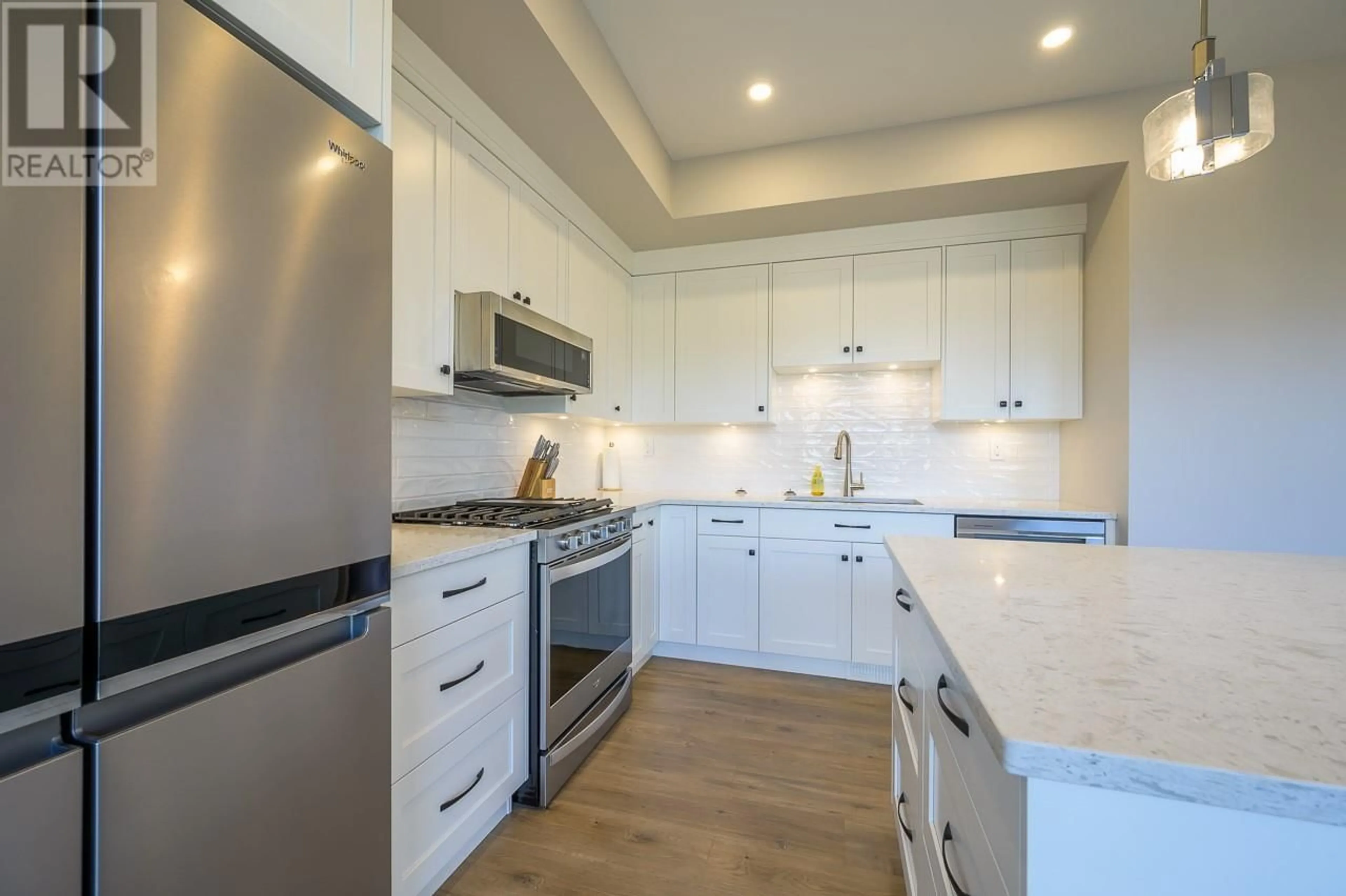 Open concept kitchen for 130 COLEBROOK Road Unit# 43, Kamloops British Columbia V1S0B4