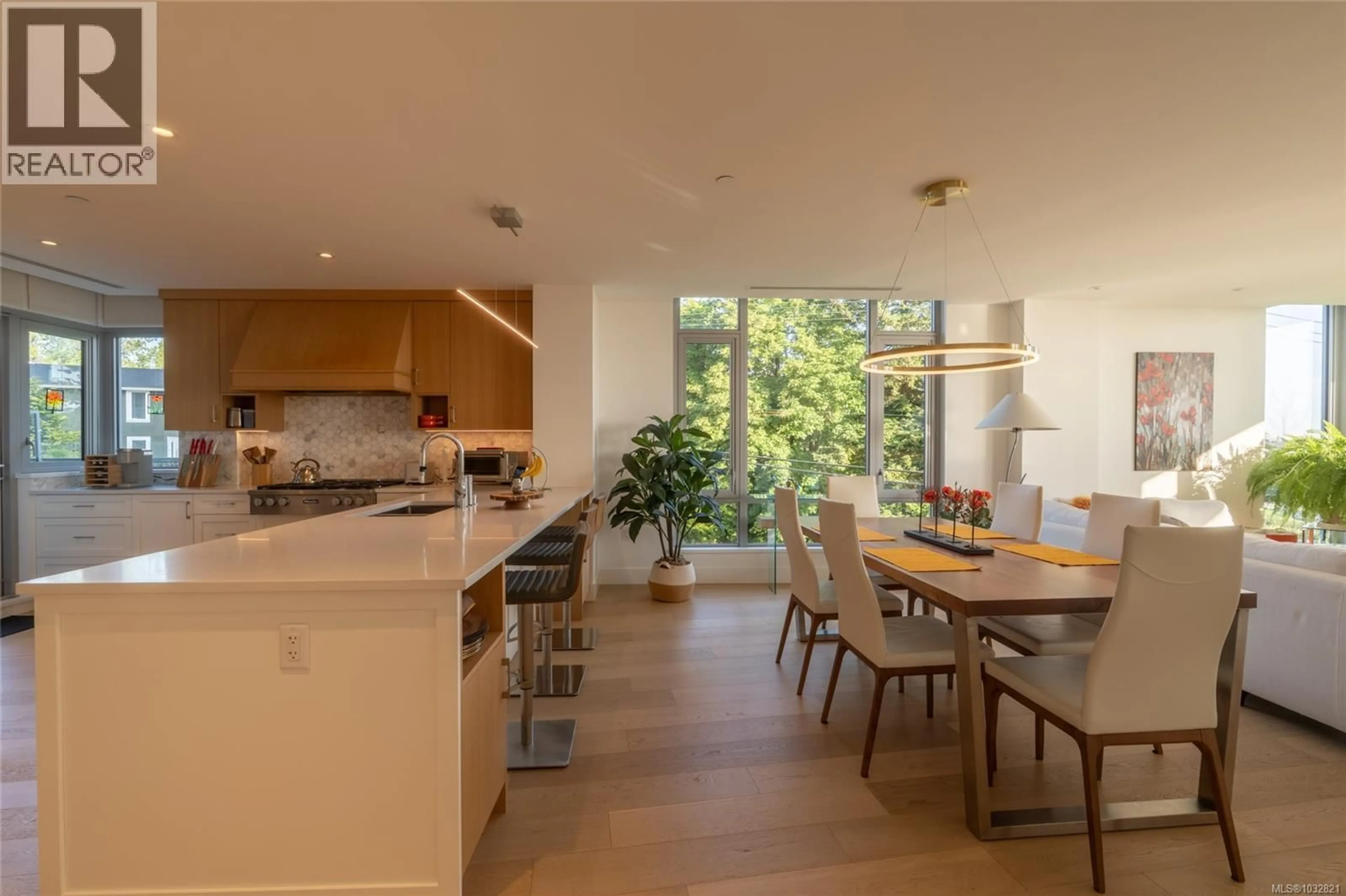 Open concept kitchen, unknown for 301 - 5388 HILL RISE TERRACE, Saanich British Columbia V8Y3K3