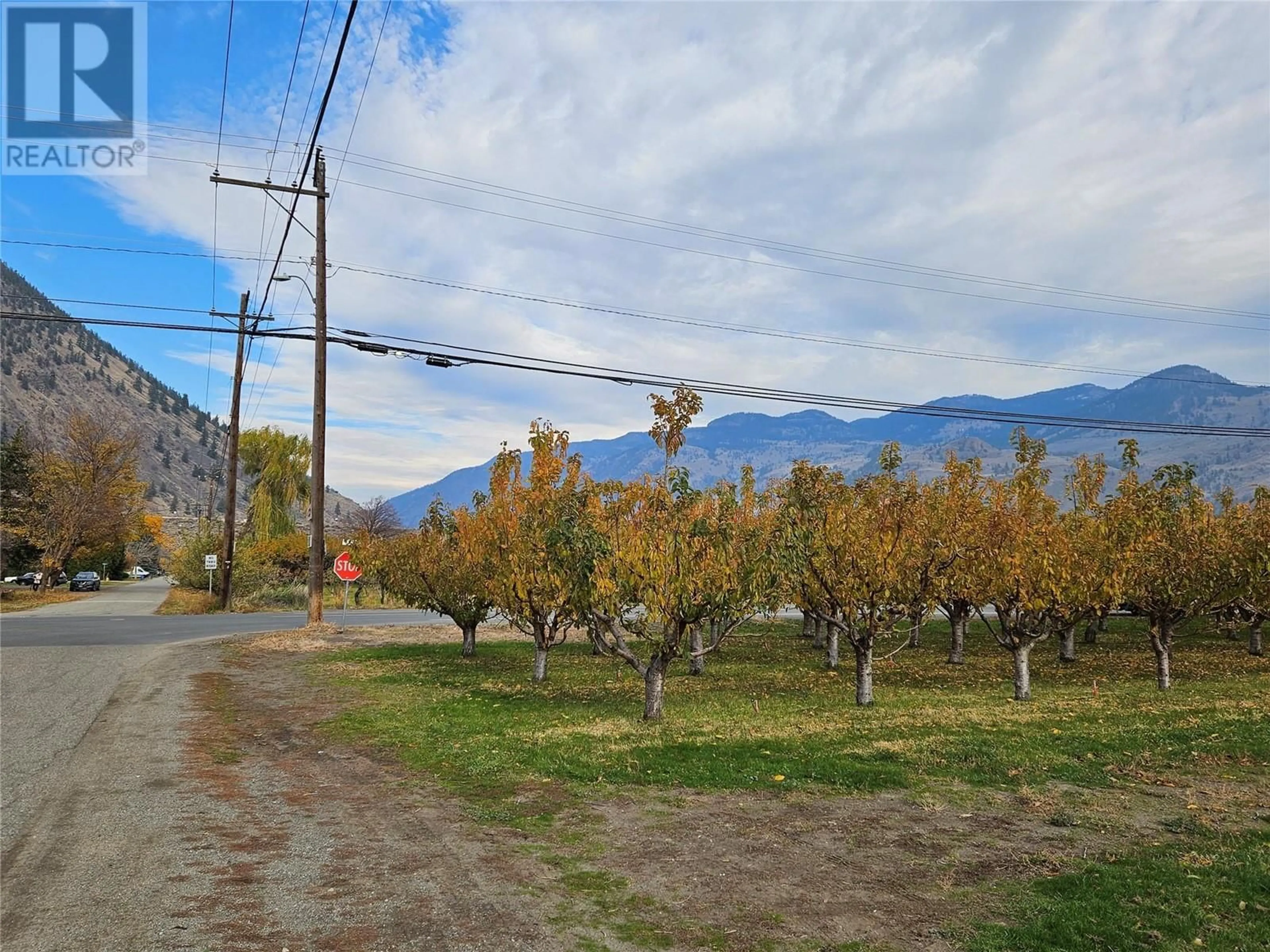 Patio, the street view for 17 7th Avenue, Keremeos British Columbia V0X1N3