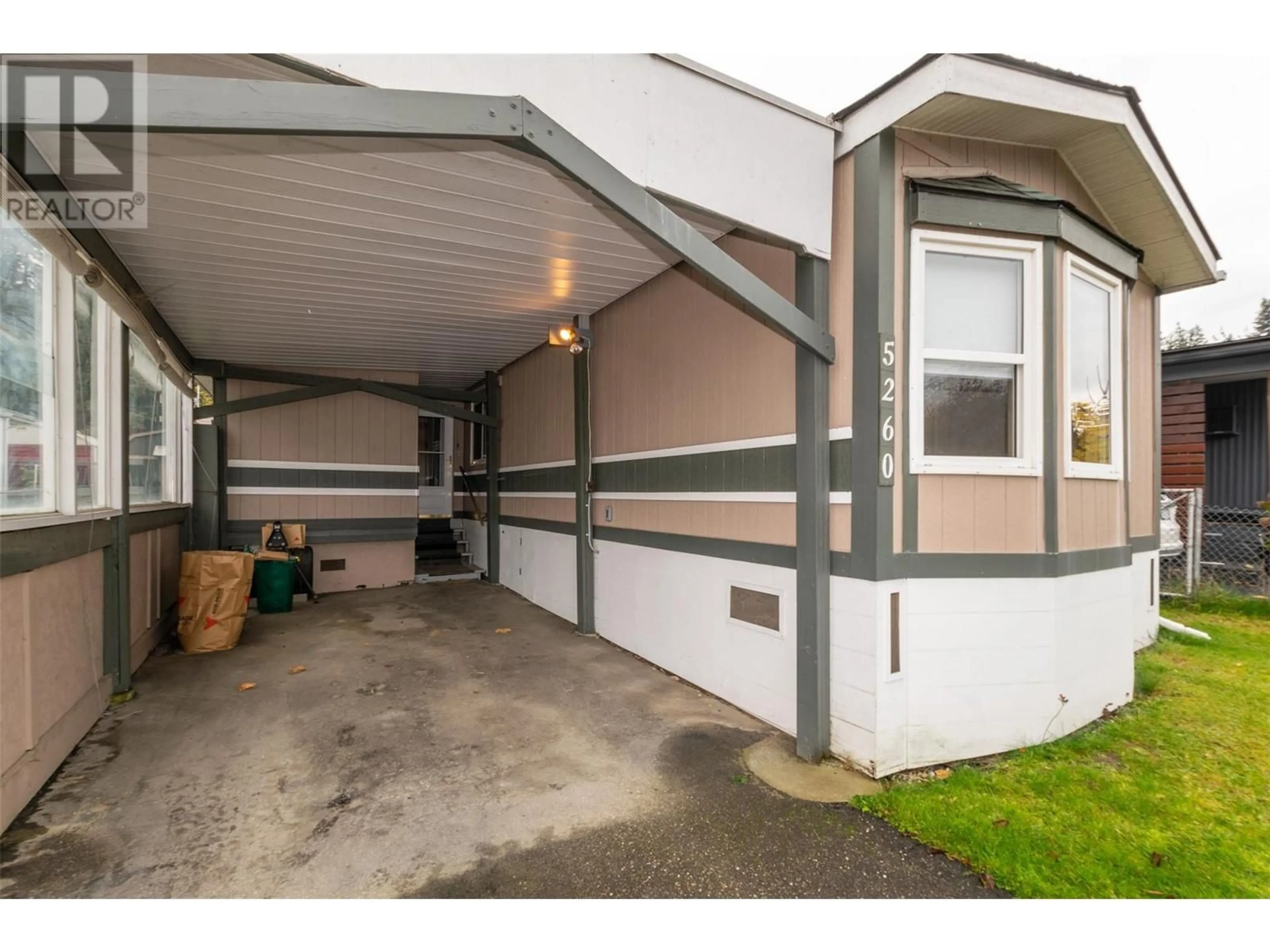 Indoor garage for 5260 69 Avenue NE, Salmon Arm British Columbia V0E1K0