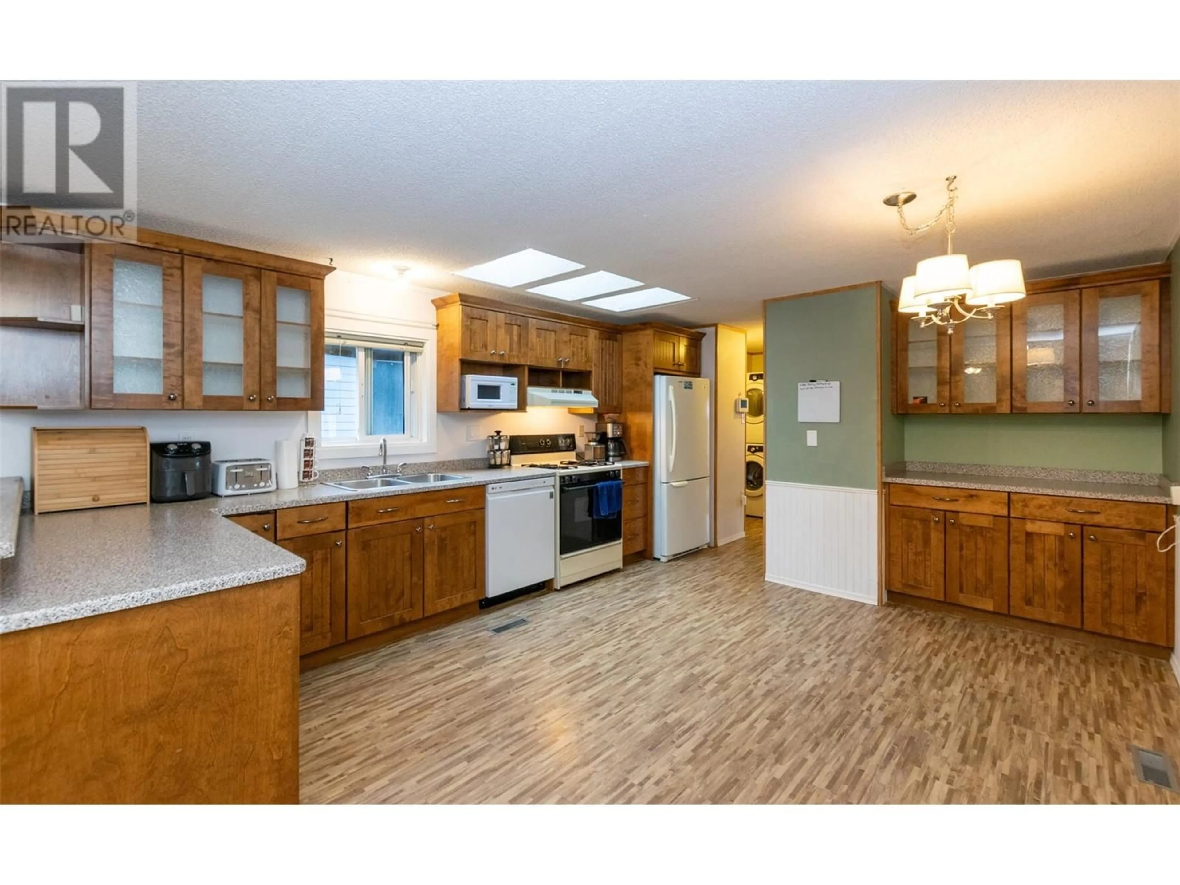 Open concept kitchen for 5260 69 Avenue NE, Salmon Arm British Columbia V0E1K0