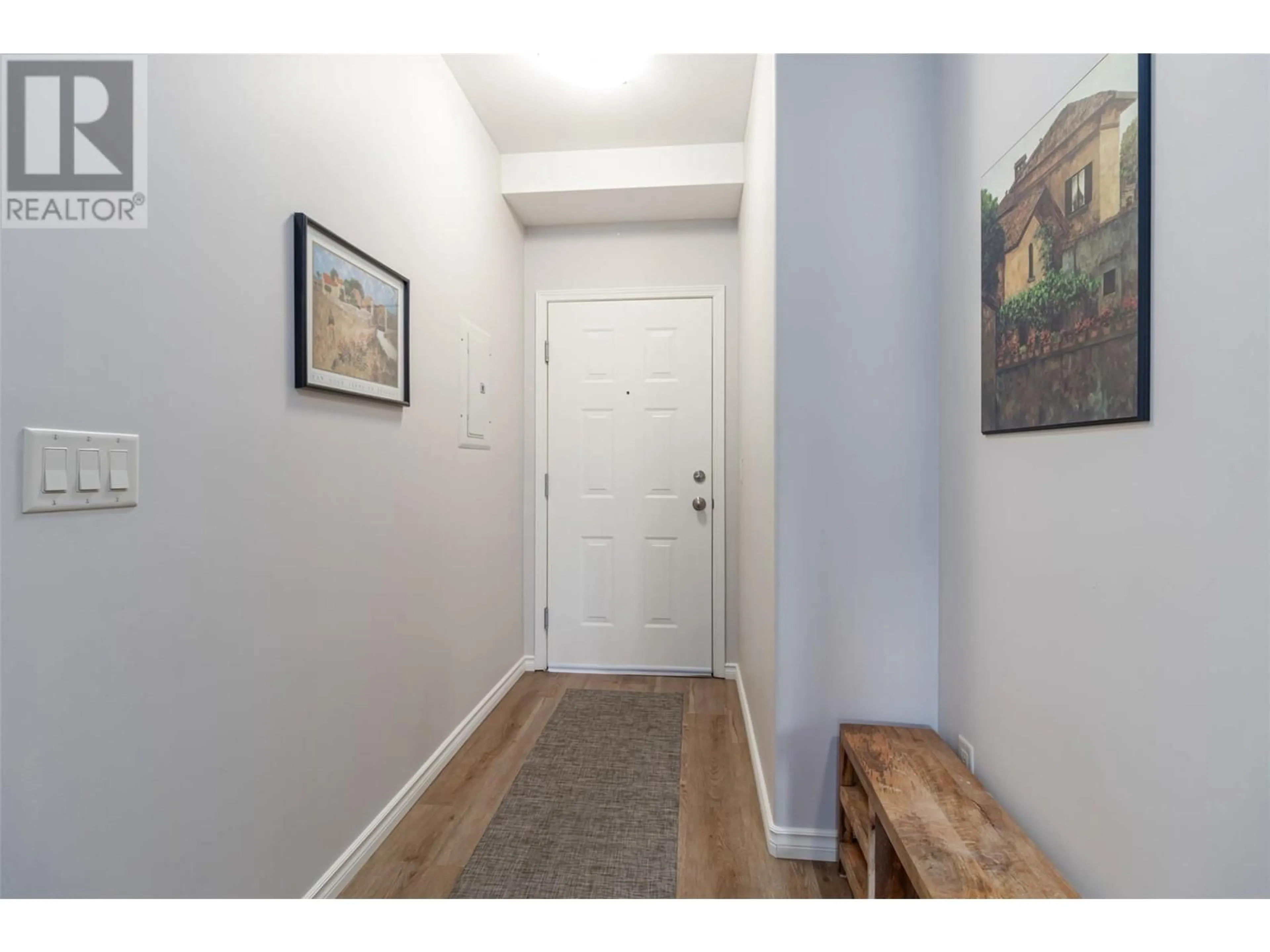 Indoor entryway, wood floors for 2100 Boucherie Road Unit# 316, West Kelowna British Columbia V4T2X1