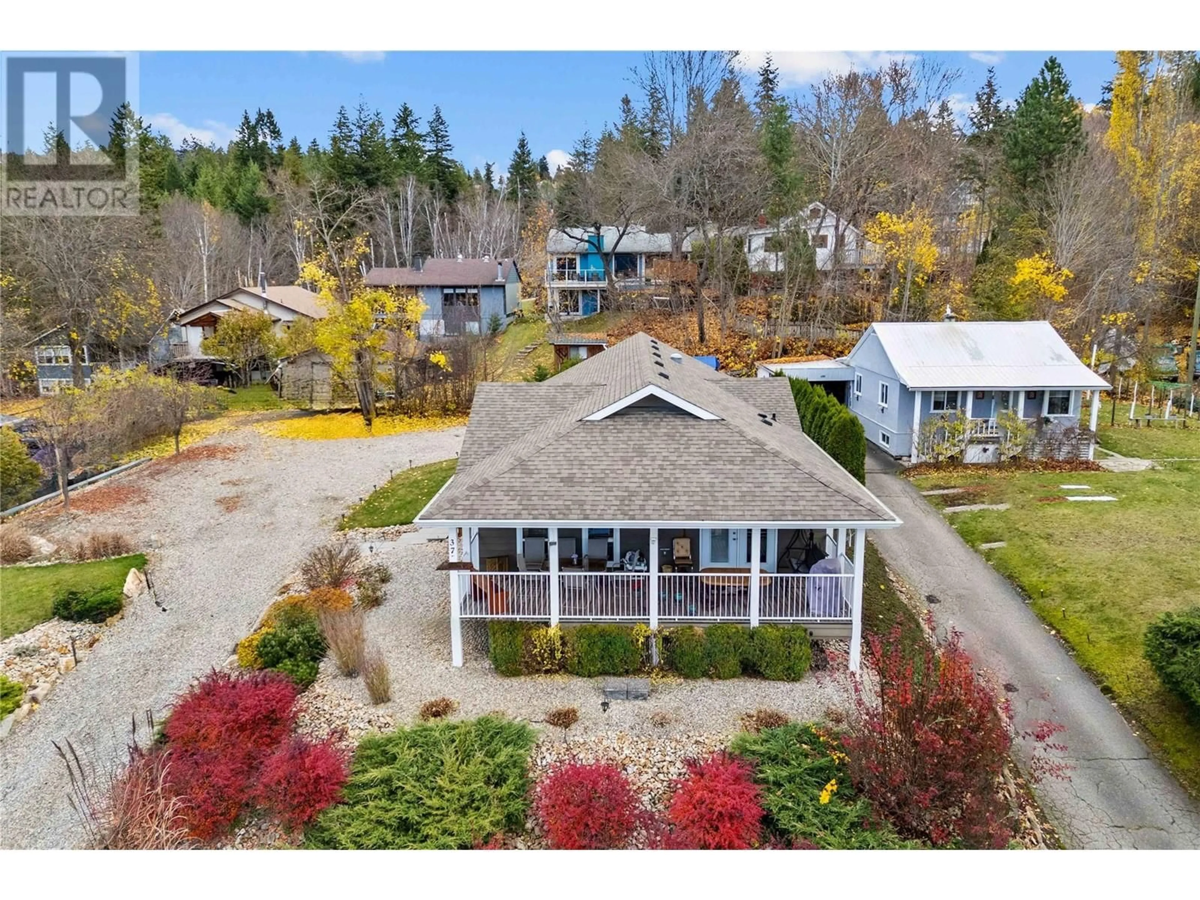 A pic from outside/outdoor area/front of a property/back of a property/a pic from drone, water/lake/river/ocean view for 350 & 370 10 STREET SOUTHEAST, Salmon Arm British Columbia V1E4J6