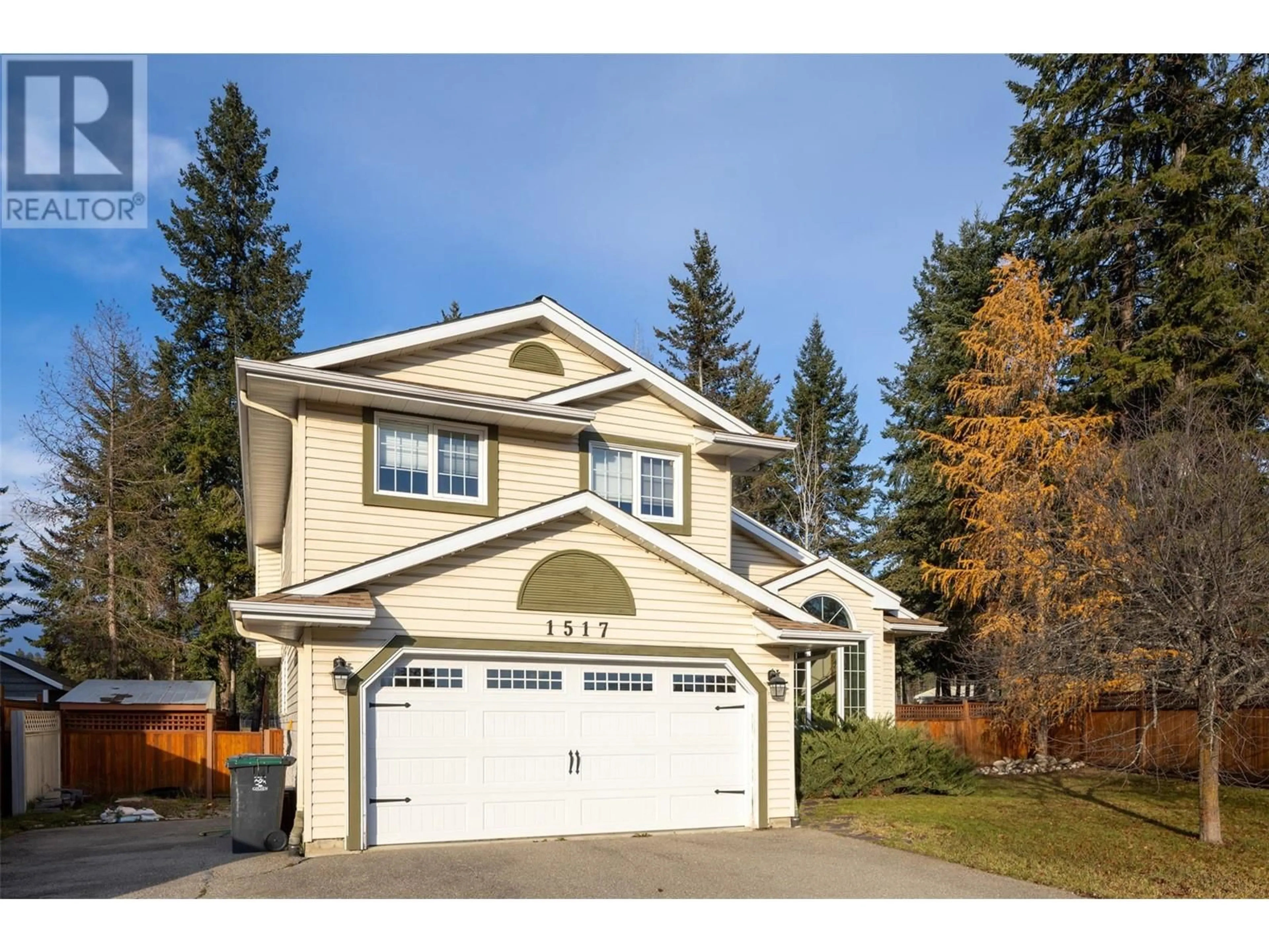 Frontside or backside of a home, cottage for 1517 Fir Crescent, Golden British Columbia V0A1H6