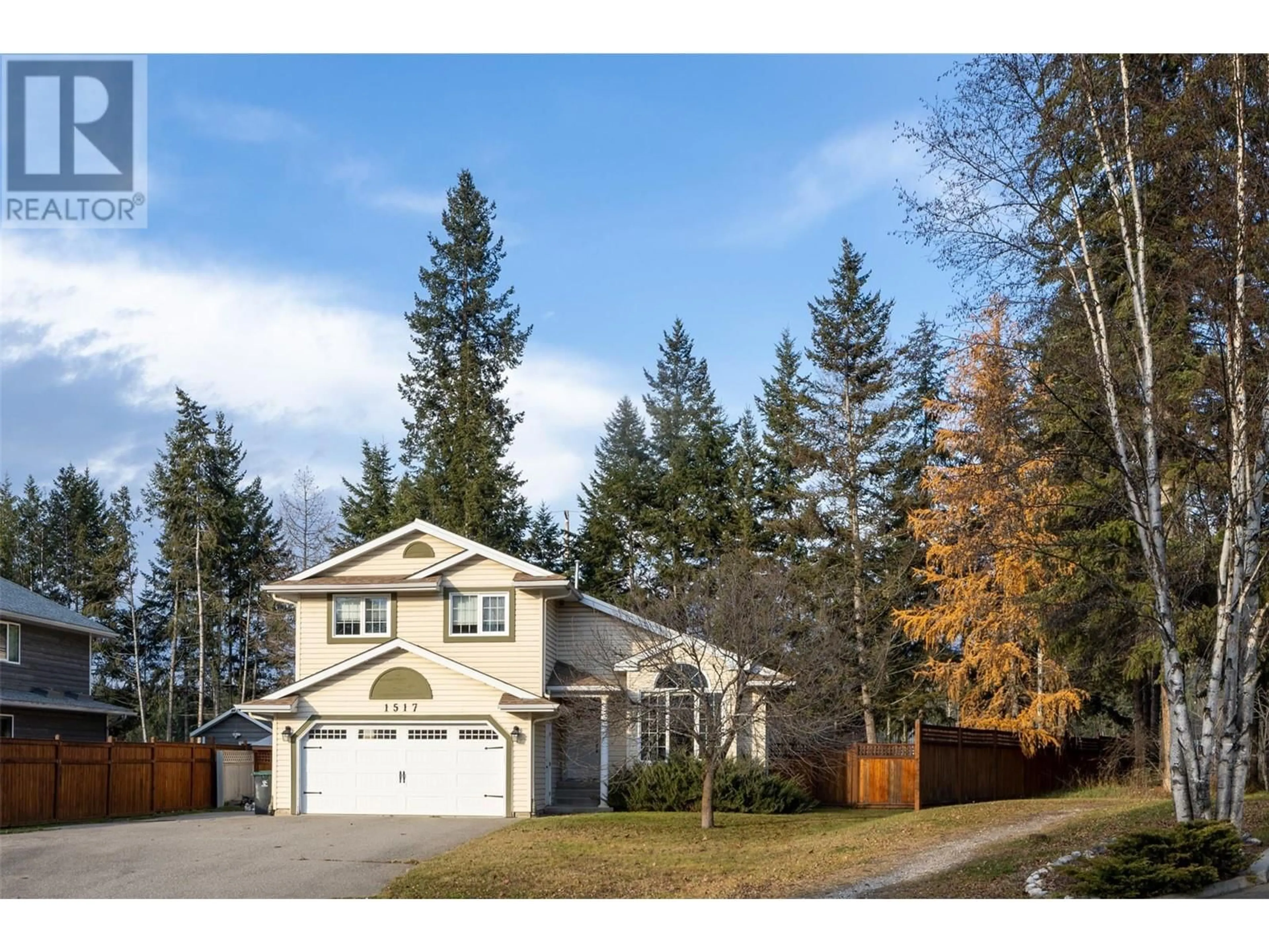 Frontside or backside of a home, cottage for 1517 Fir Crescent, Golden British Columbia V0A1H6