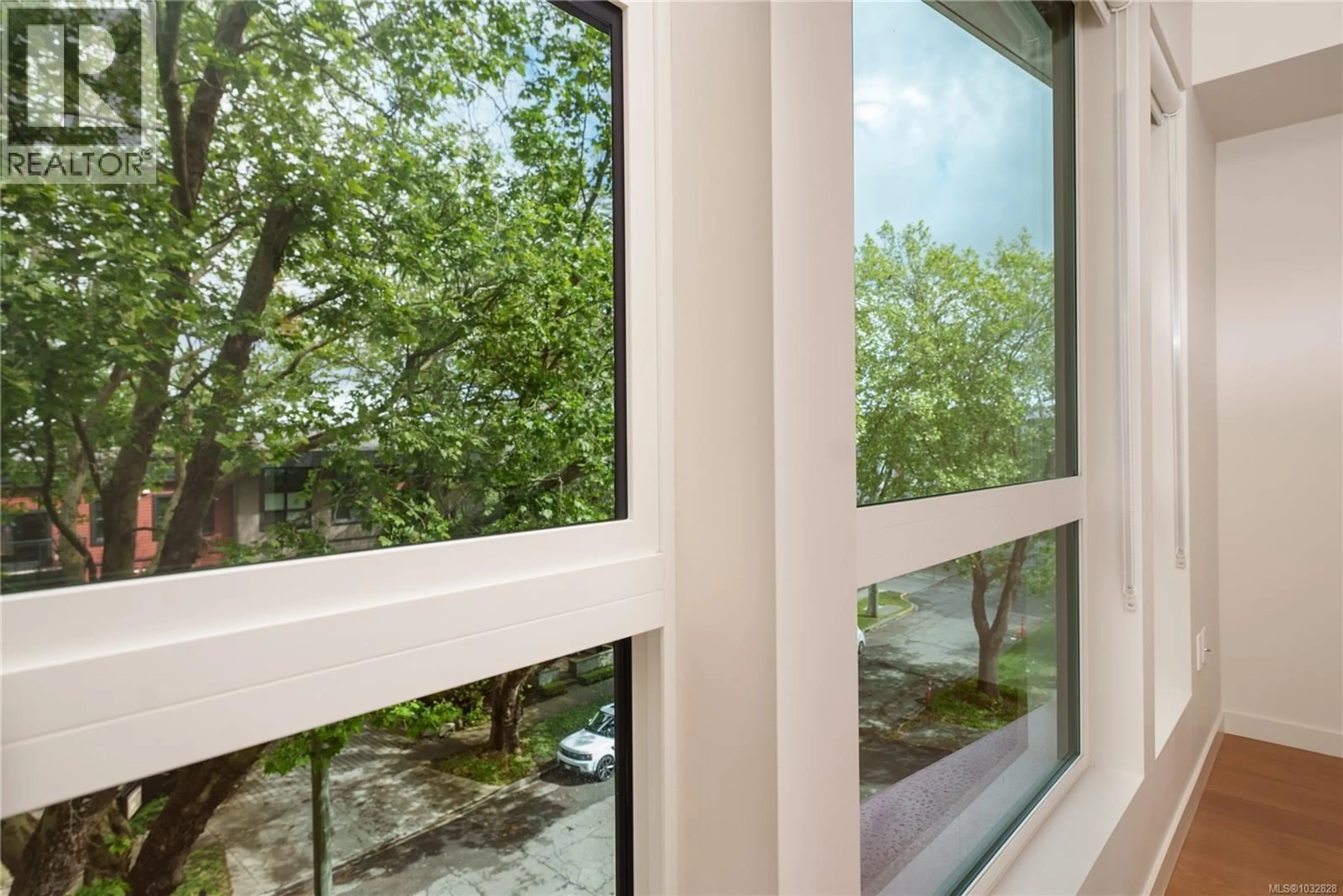 Home with vinyl exterior material, unknown for 205 - 629 SPEED AVENUE, Victoria British Columbia V8Z1A5