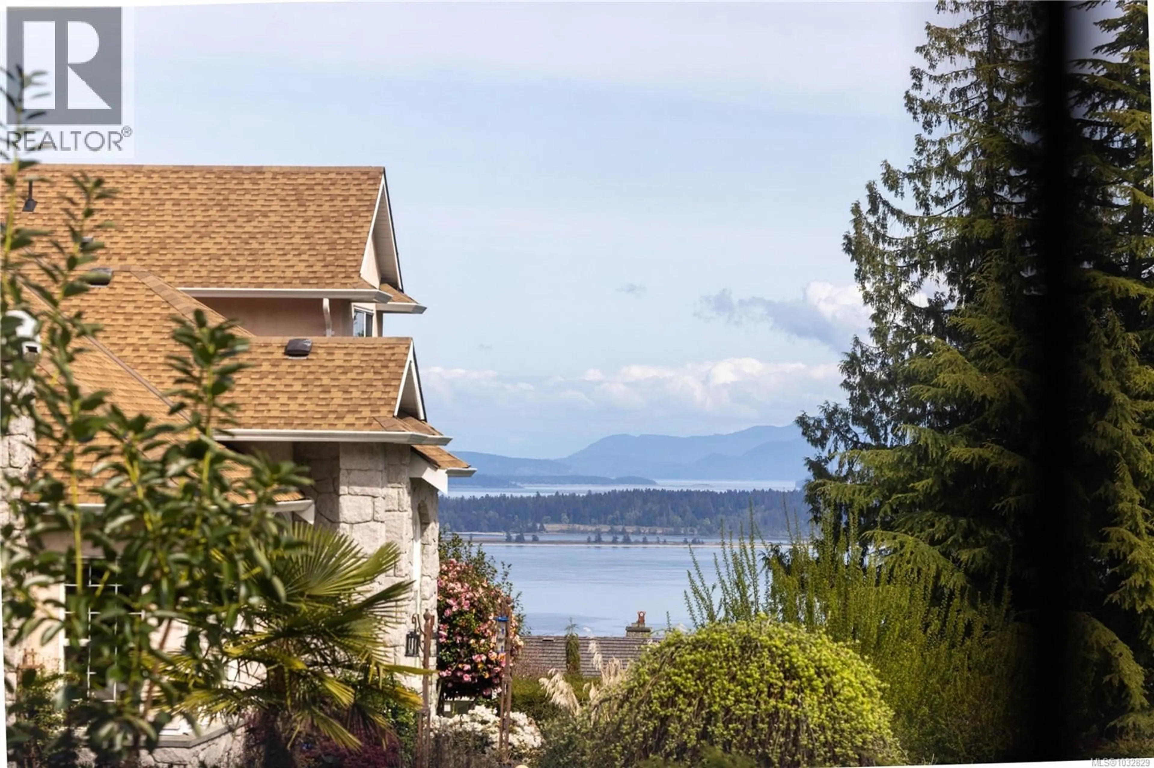 Patio, water/lake/river/ocean view for 1753 MAYNEVIEW TERRACE, North Saanich British Columbia V8L4L5