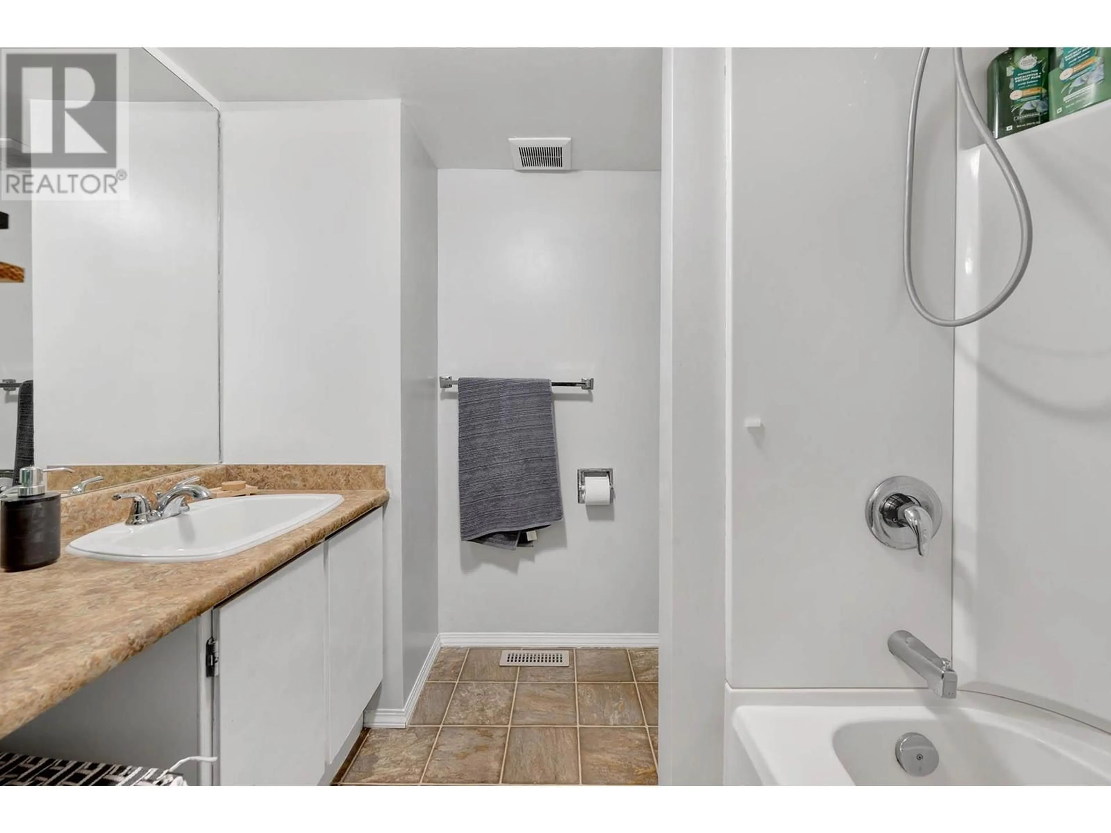 Standard bathroom, not visible floor for 1221 HUGH ALLAN Drive Unit# 44, Kamloops British Columbia V1S1M7