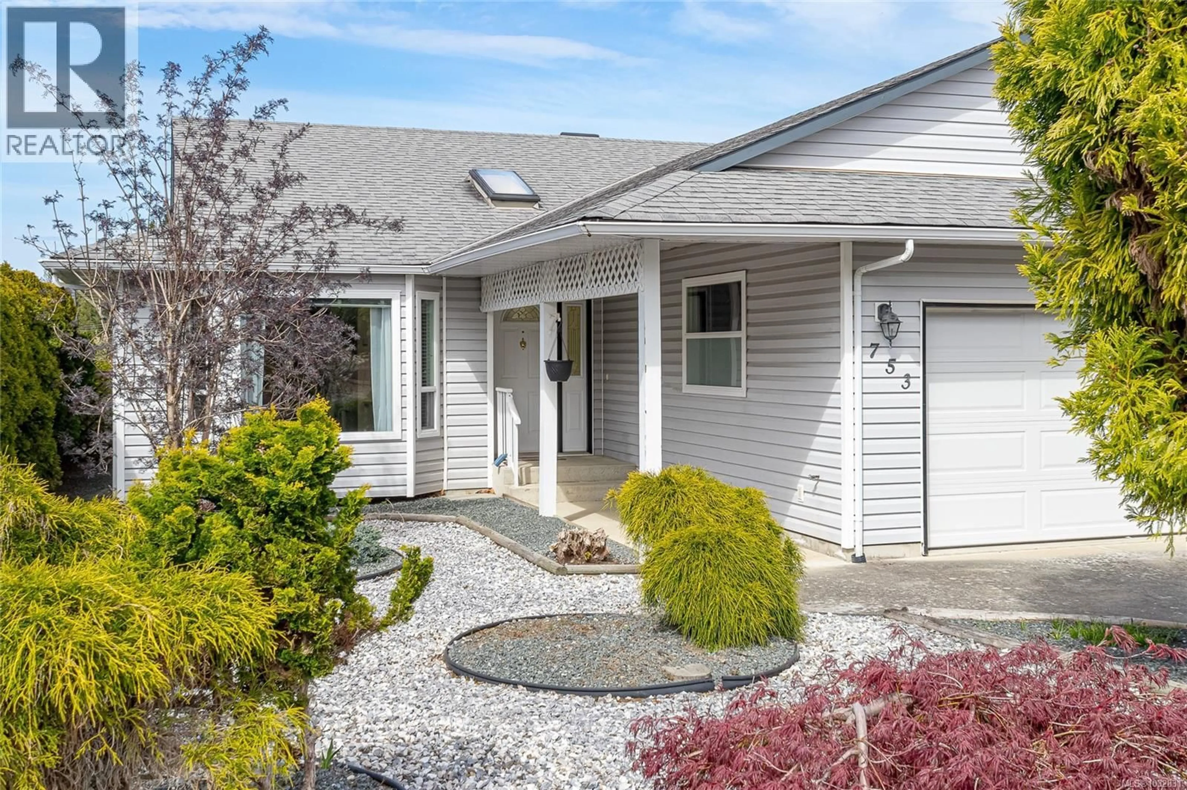 Home with vinyl exterior material, street for 753 SORIEL ROAD, Parksville British Columbia V9P1B5