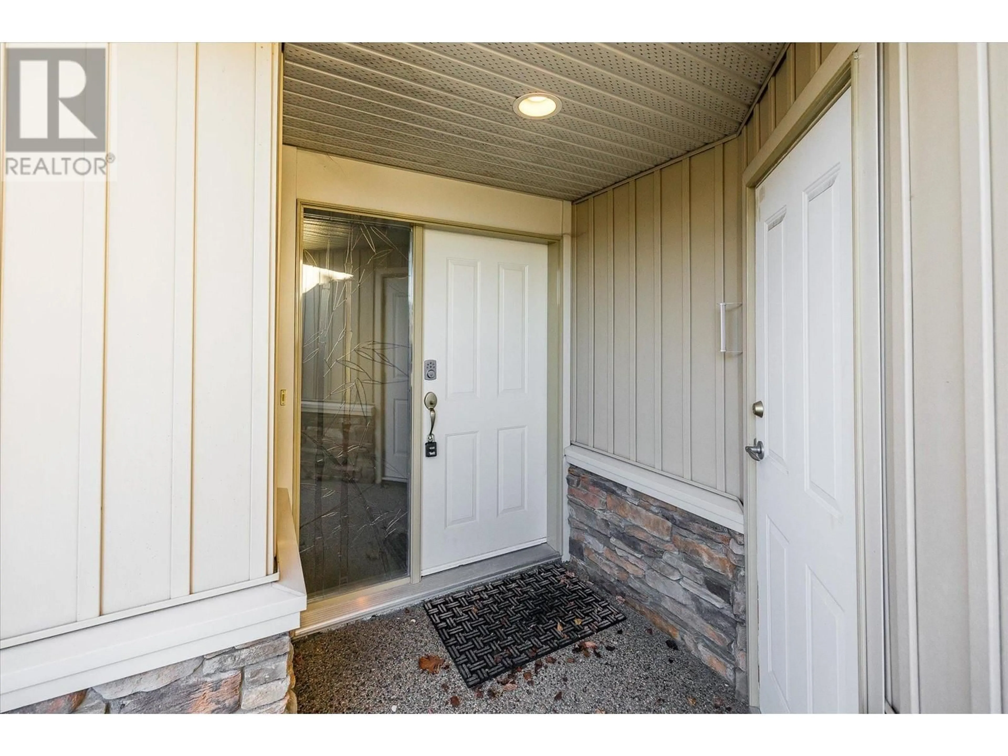 Indoor entryway for 2365 STILLINGFLEET Road Unit# 46, Kelowna British Columbia V1X4X5