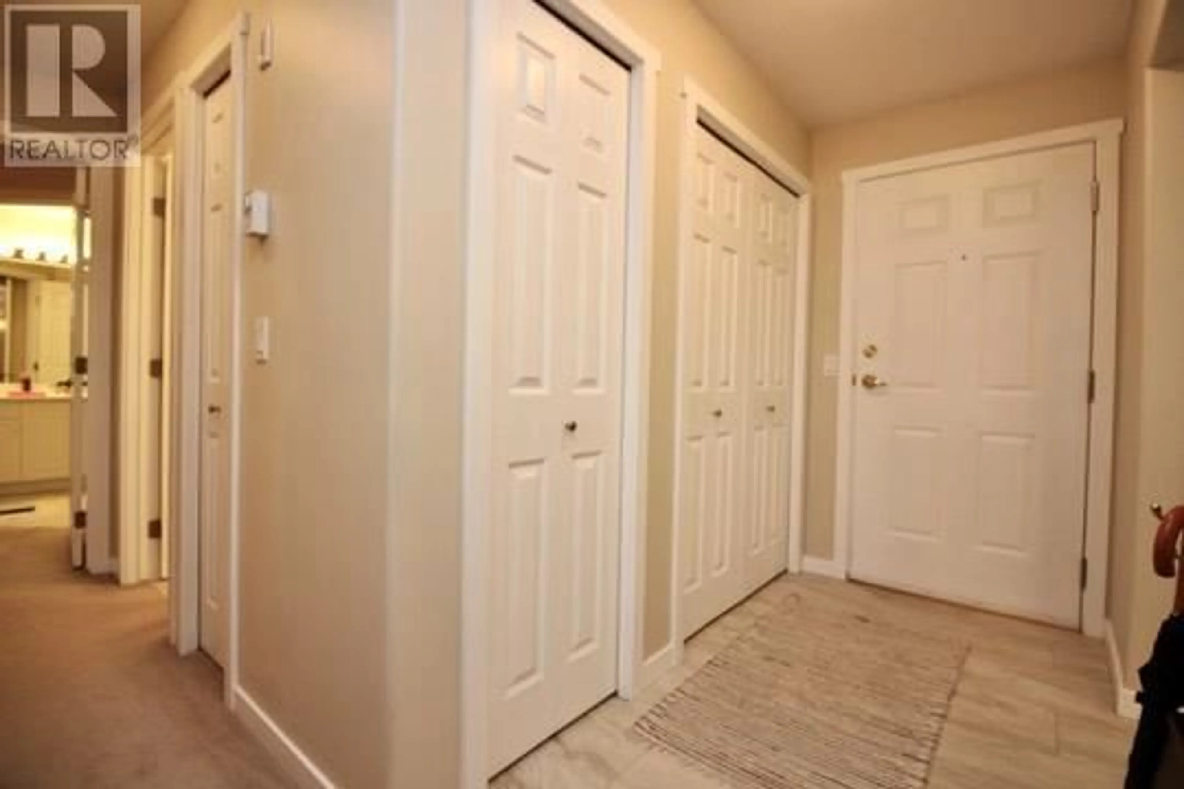 Indoor entryway for 314 - 555 HOUGHTON ROAD, Kelowna British Columbia V1X7P9