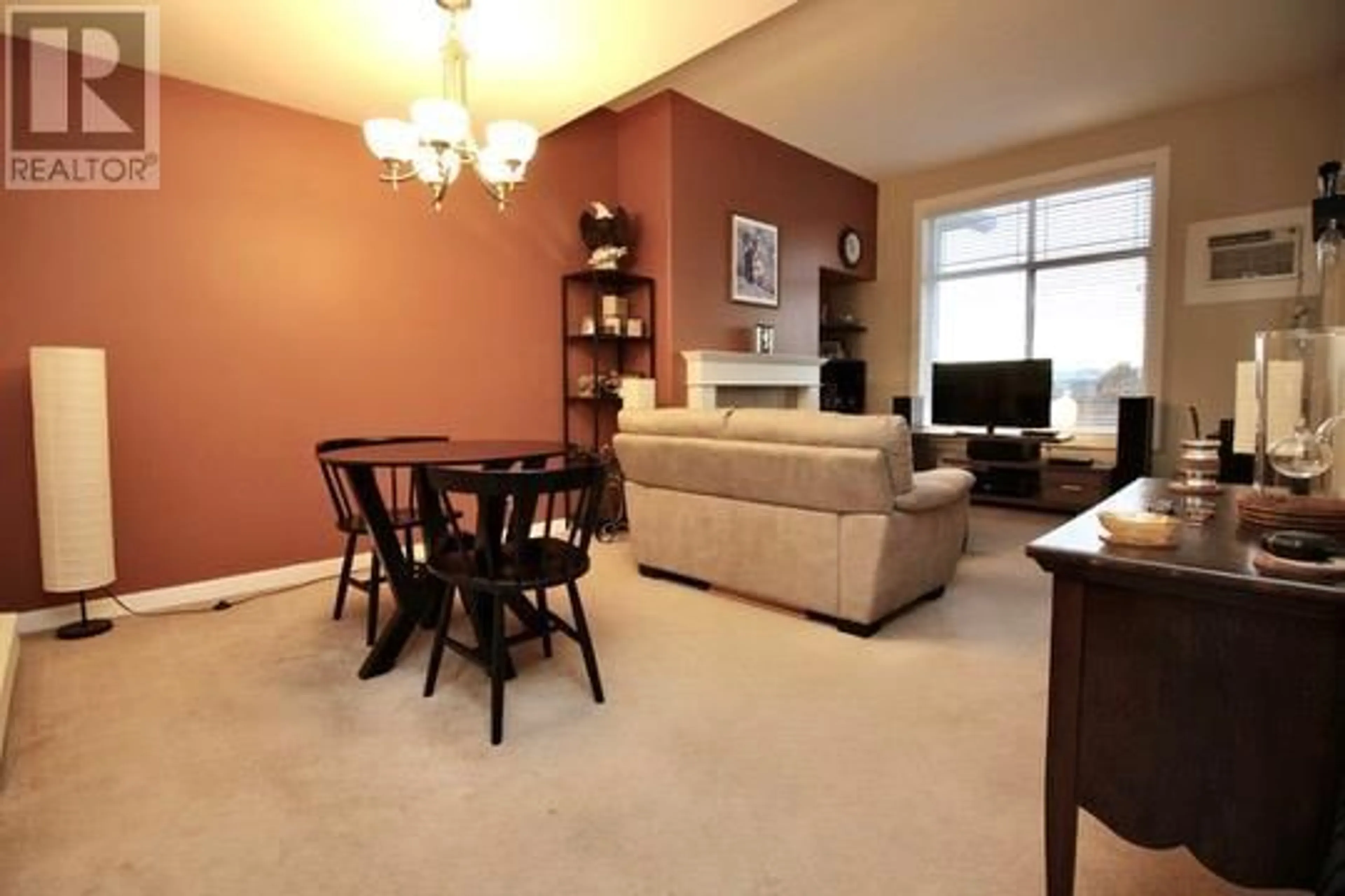 Living room with furniture, carpet floor for 314 - 555 HOUGHTON ROAD, Kelowna British Columbia V1X7P9
