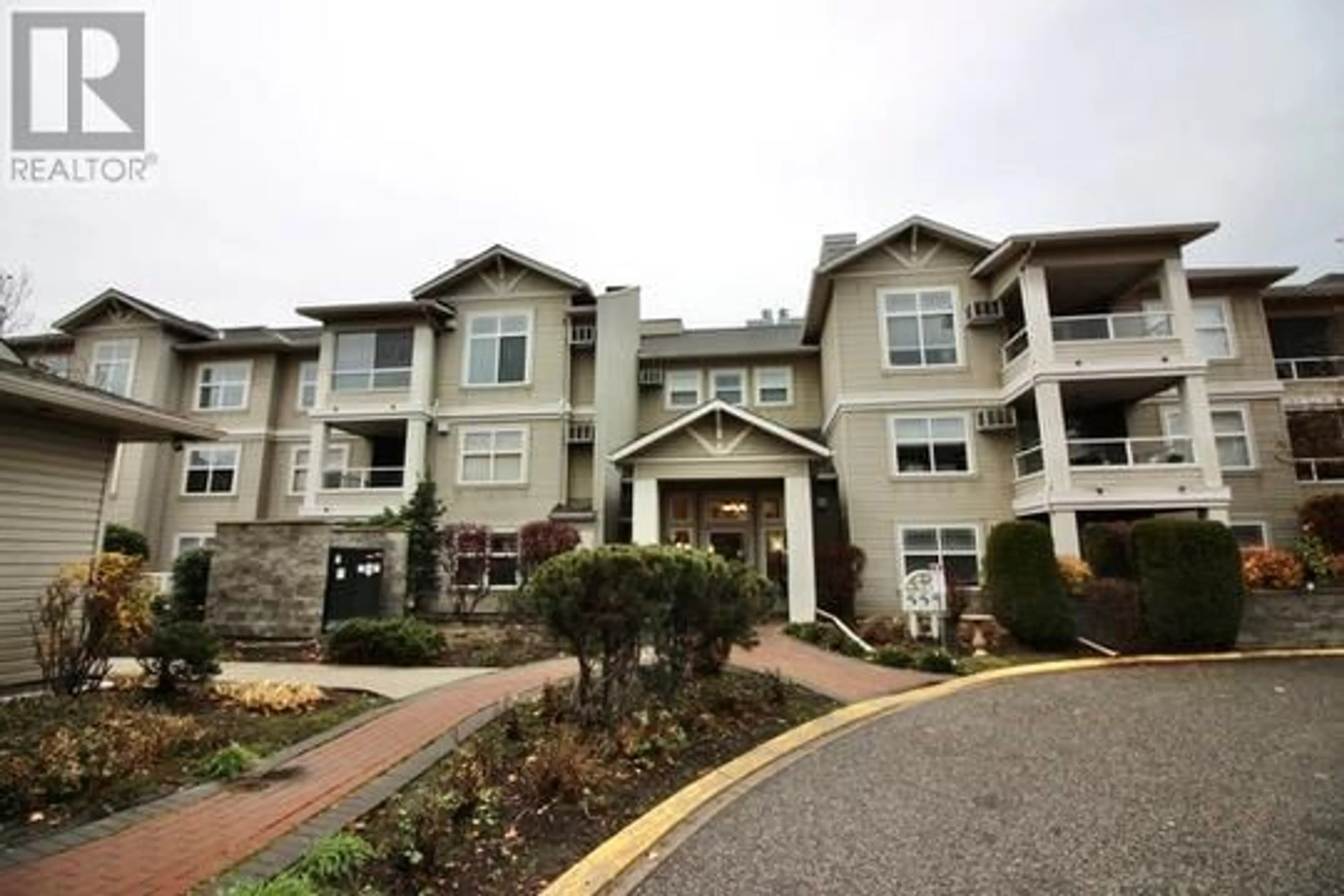 A pic from exterior of the house or condo, the front or back of building for 555 Houghton Road Unit# 314, Kelowna British Columbia V1X7P9