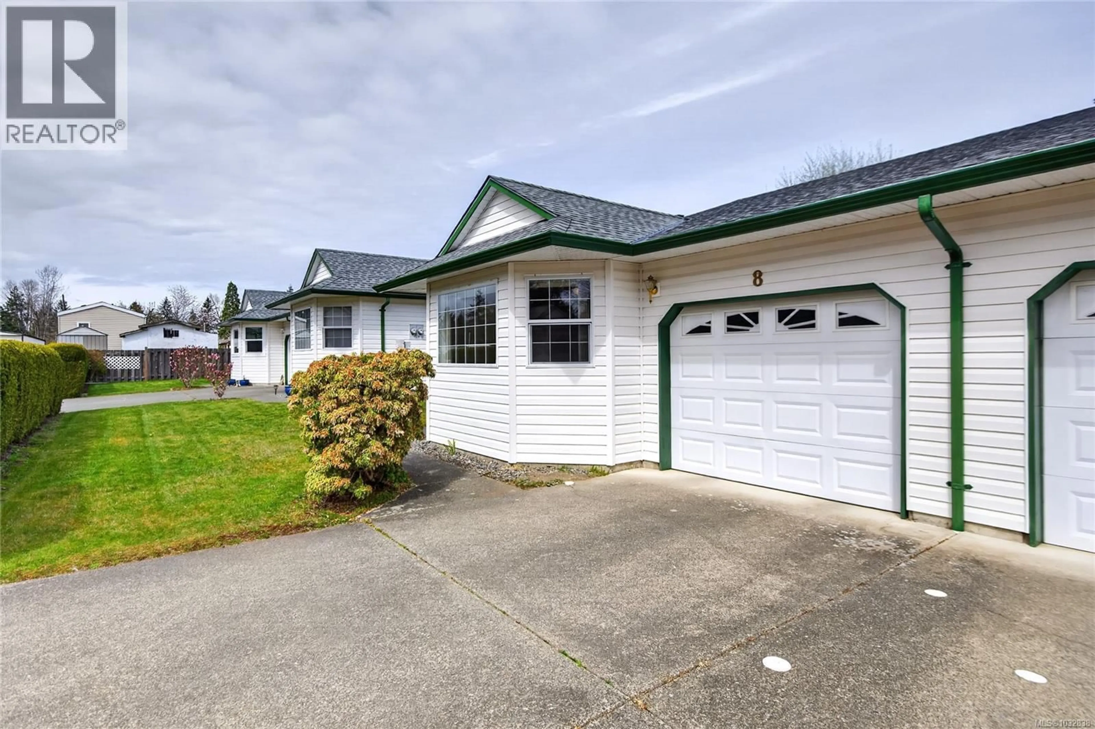 Unknown for 8 - 1855 WILLEMAR AVENUE, Courtenay British Columbia V9N3M5