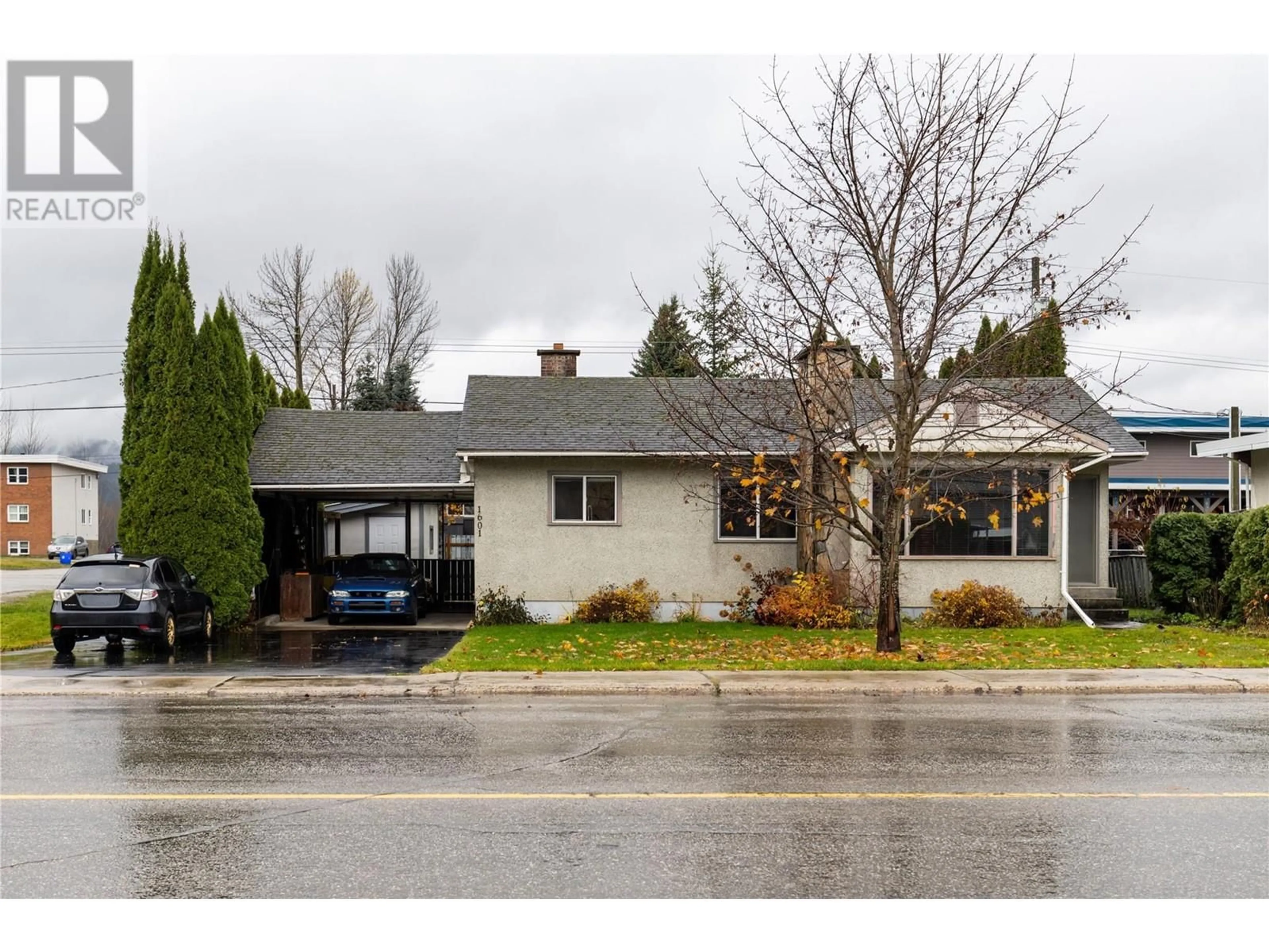 A pic from exterior of the house or condo, the street view for 1601 Douglas Street, Revelstoke British Columbia V0E2S0