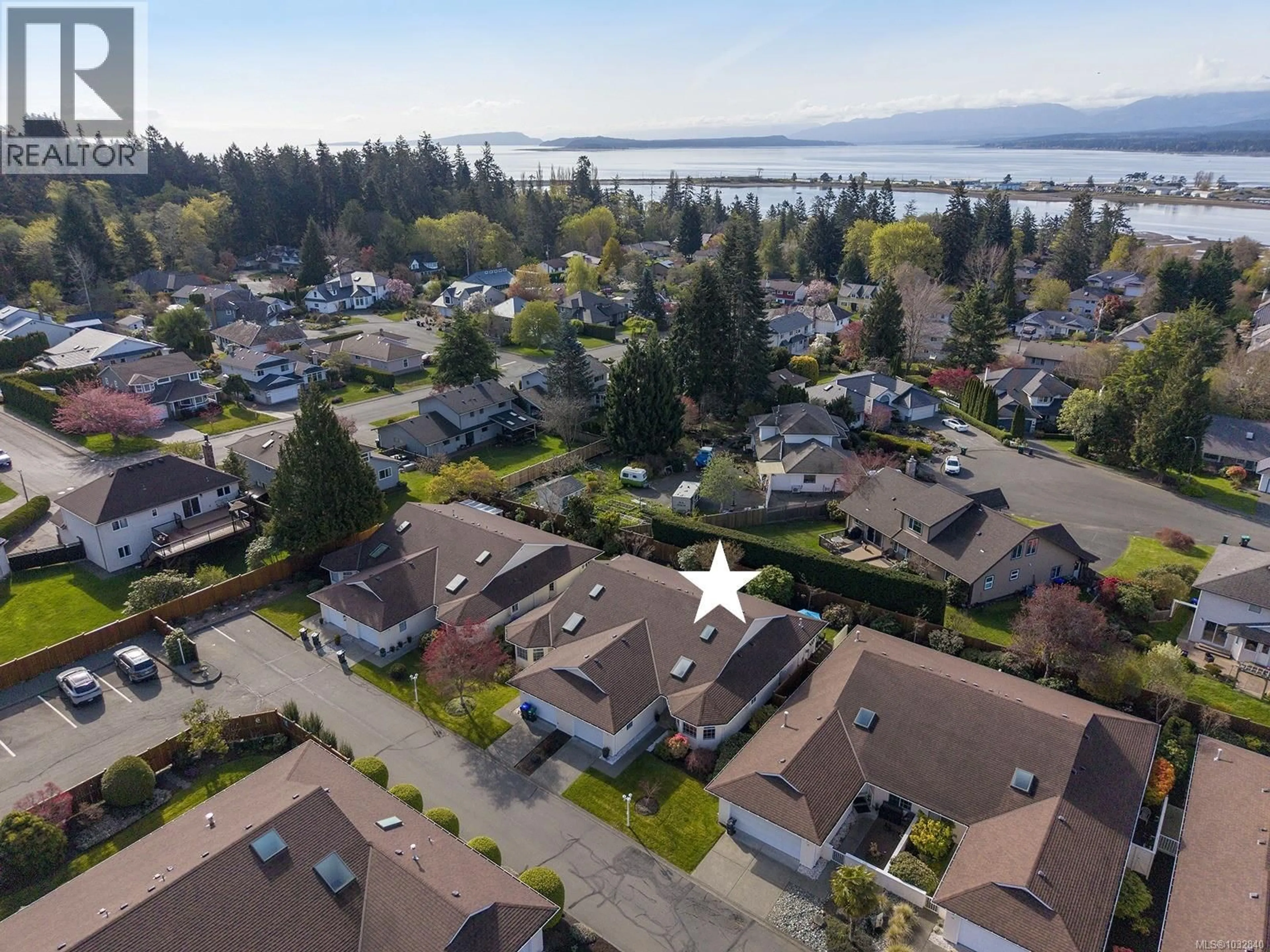 A pic from outside/outdoor area/front of a property/back of a property/a pic from drone, water/lake/river/ocean view for 11 - 1501 BALMORAL AVENUE, Comox British Columbia V9M2R8