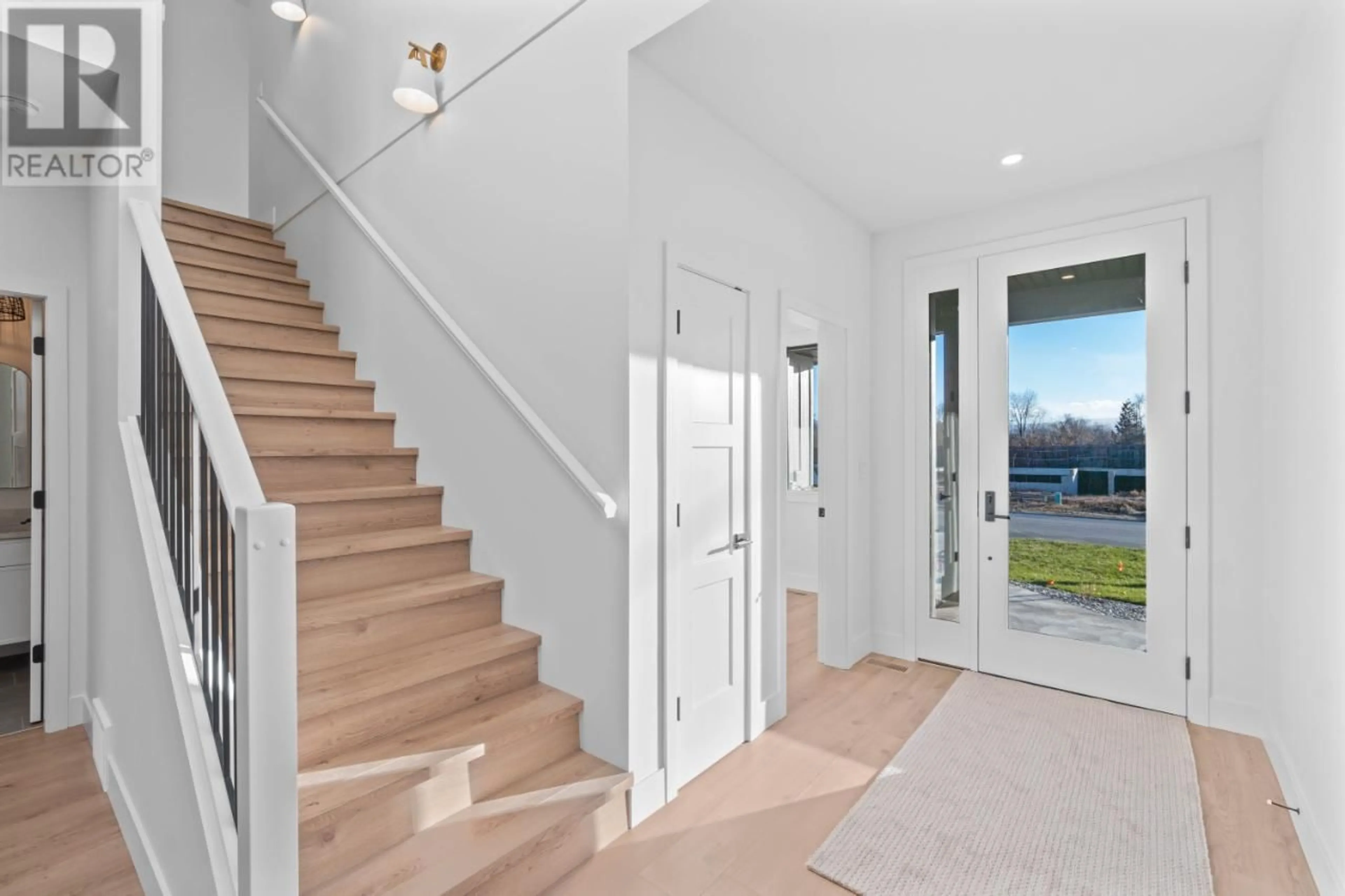 Indoor entryway, wood floors for 2616 ELSTON Drive, Kamloops British Columbia V2B0K1