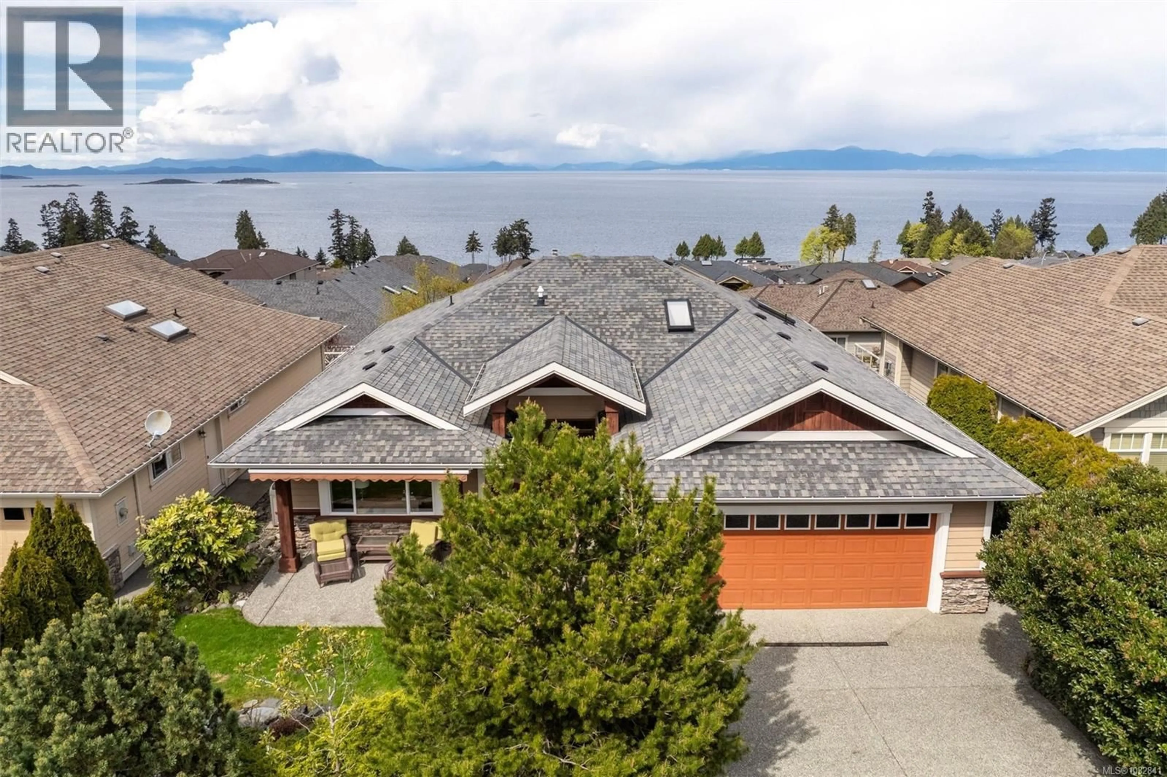 A pic from outside/outdoor area/front of a property/back of a property/a pic from drone, water/lake/river/ocean view for 6480 WEDGEWOOD PLACE, Nanaimo British Columbia V9V1V4