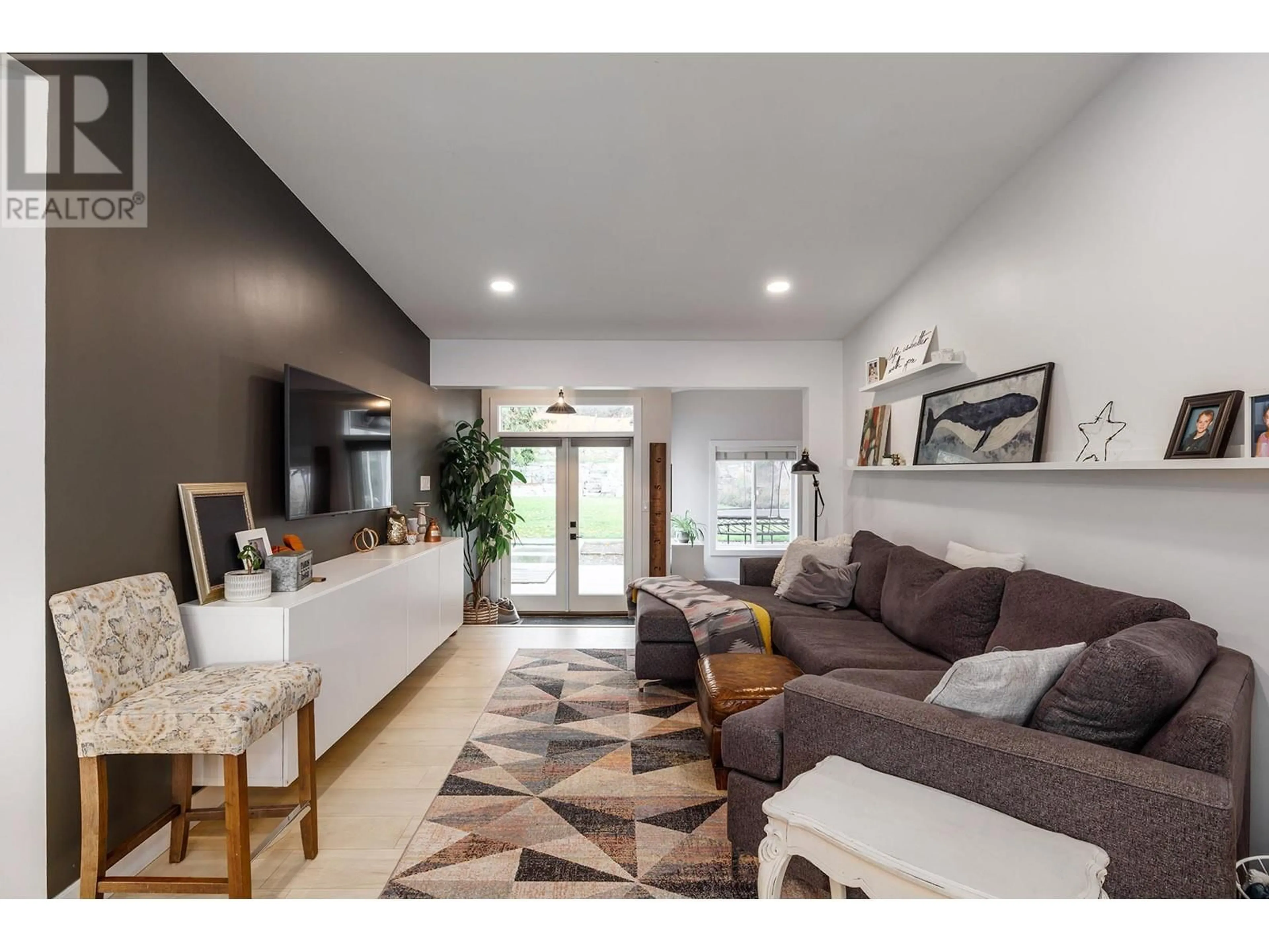 Living room, wood floors for 11527 Lang Court, Lake Country British Columbia V4V1J9