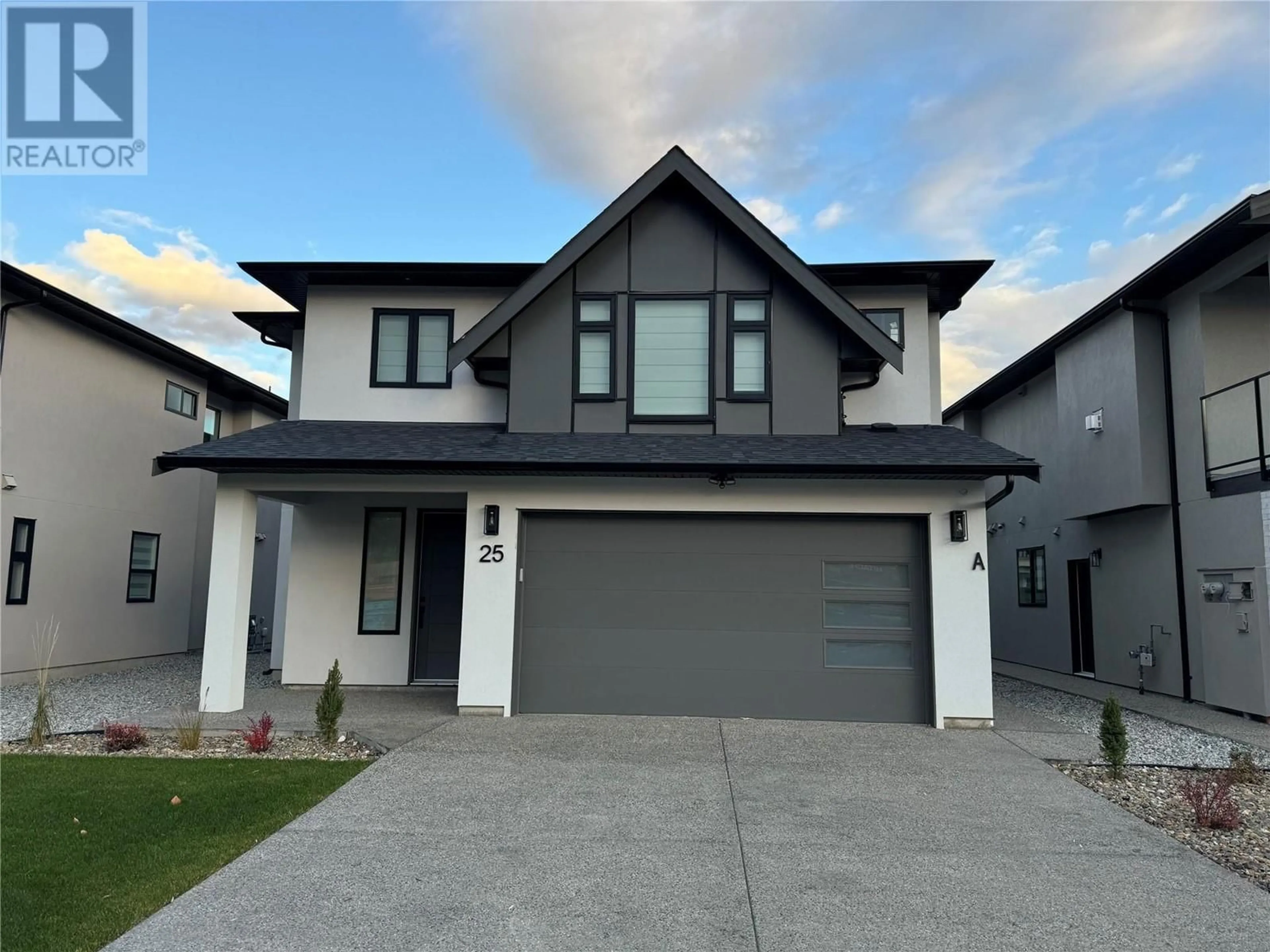 Home with vinyl exterior material, street for 25 - 19950 MCCARTHY ROAD, Lake Country British Columbia V4V1T1