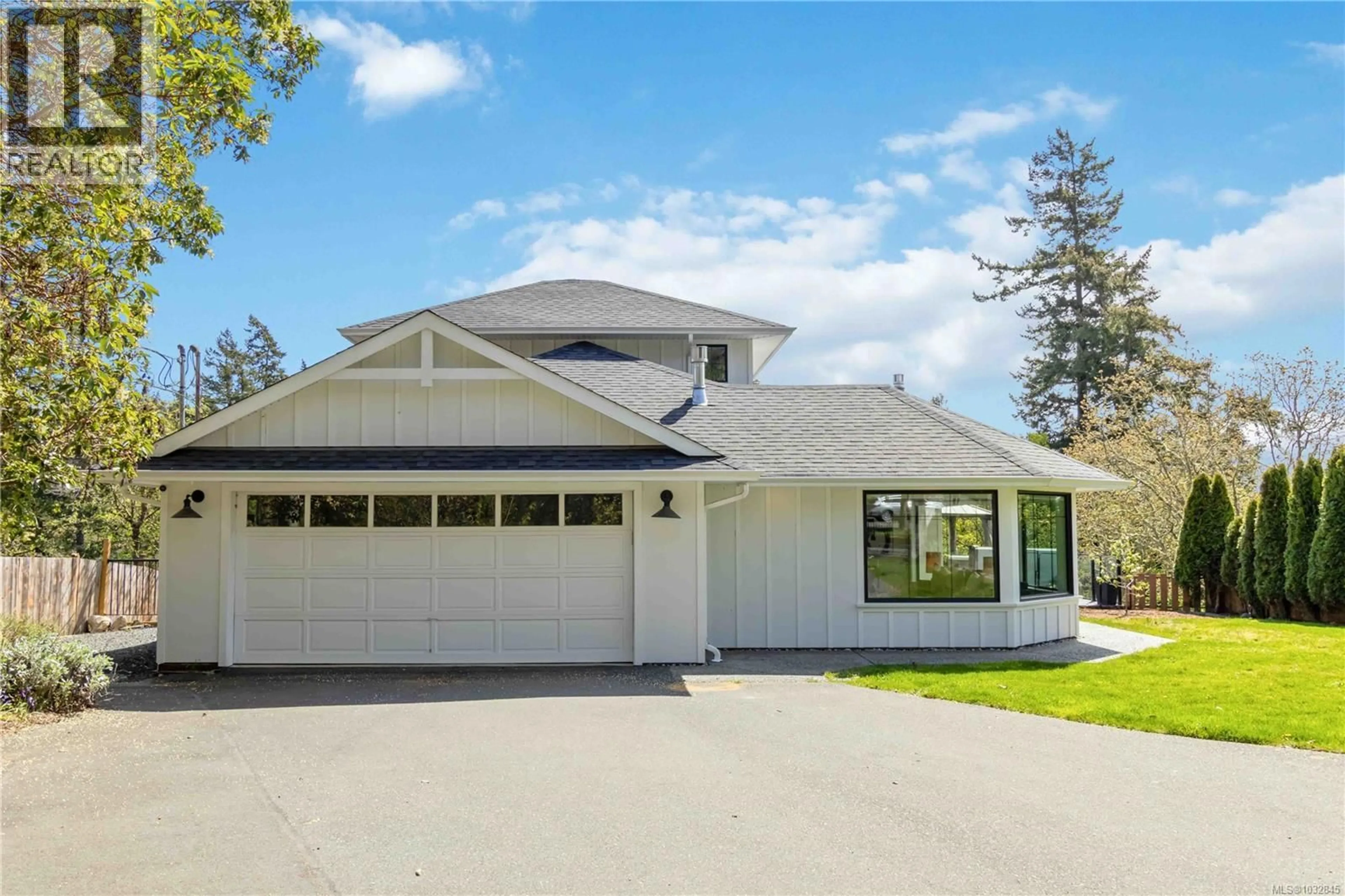 Home with vinyl exterior material, street for 77 VIEW ROYAL AVENUE, View Royal British Columbia V9B1A6