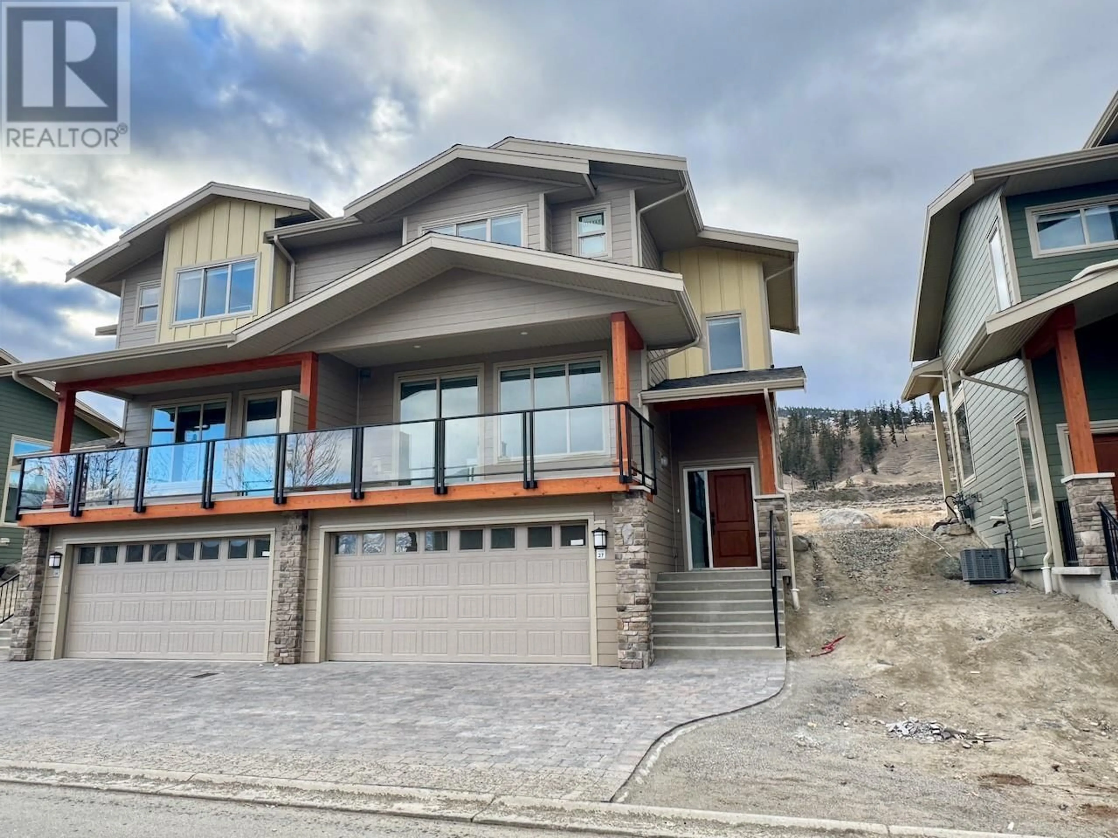 Home with vinyl exterior material, street for 27 - 130 COLEBROOK ROAD, Kamloops British Columbia V2H1T7