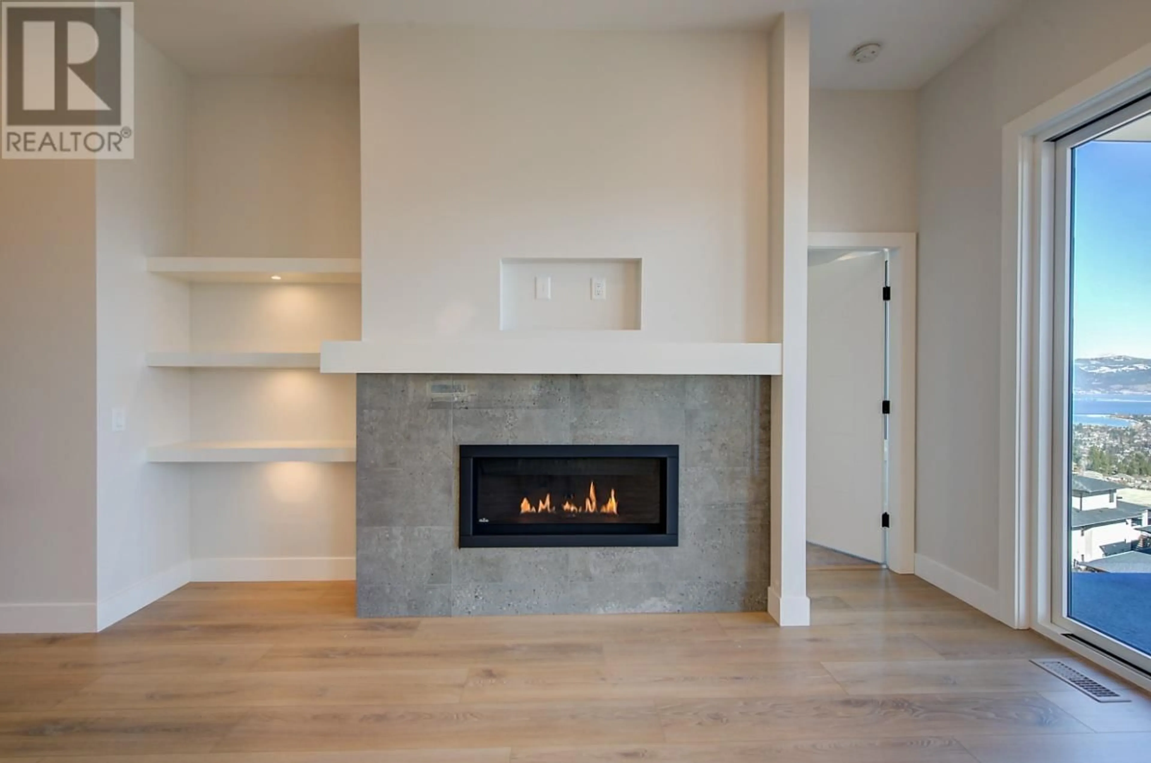 Unknown for 1018 EMSLIE STREET, Kelowna British Columbia V1W5J1