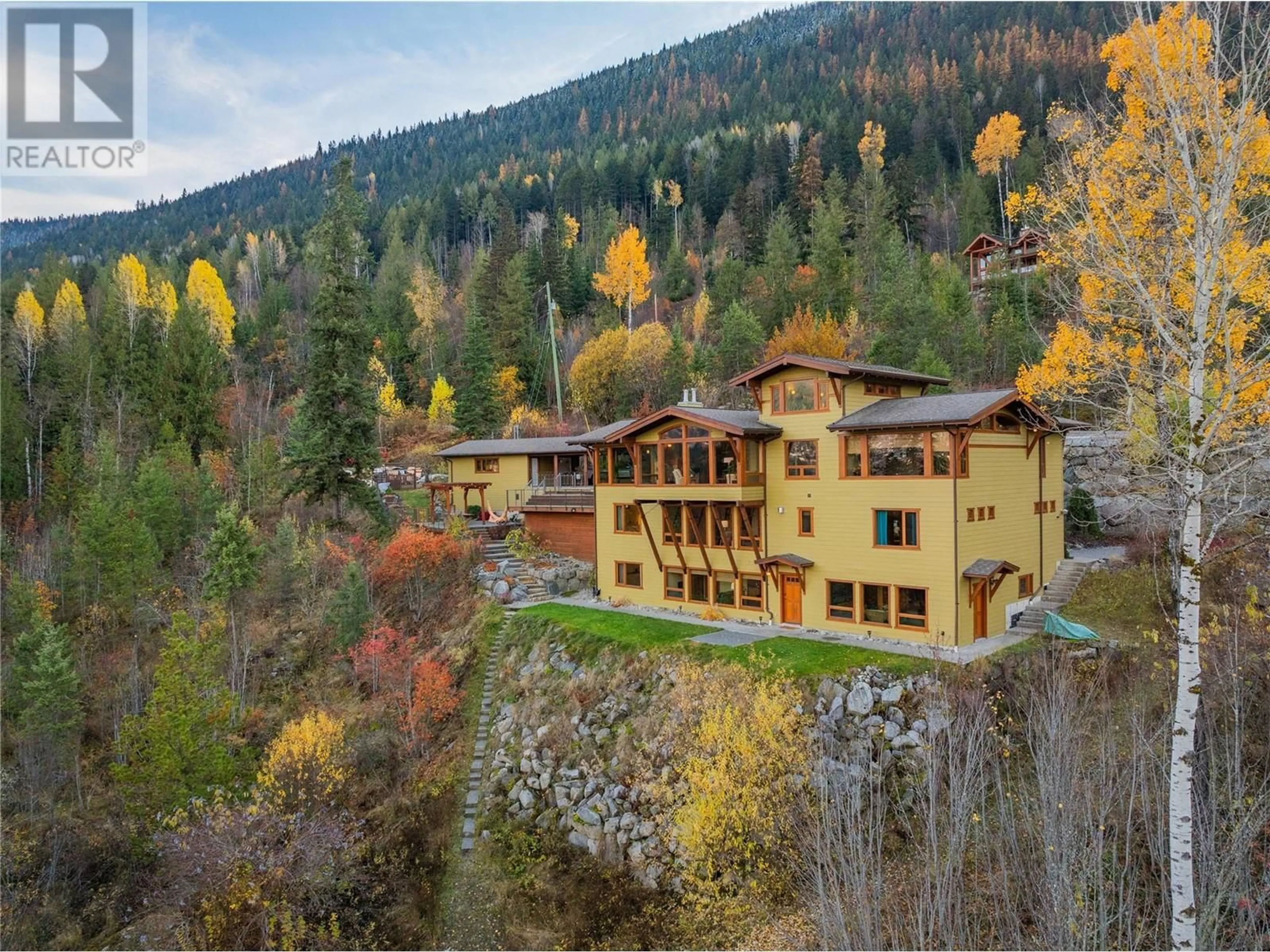 A pic from outside/outdoor area/front of a property/back of a property/a pic from drone, unknown for 1630 KNOX ROAD, Nelson British Columbia V1L6Y6