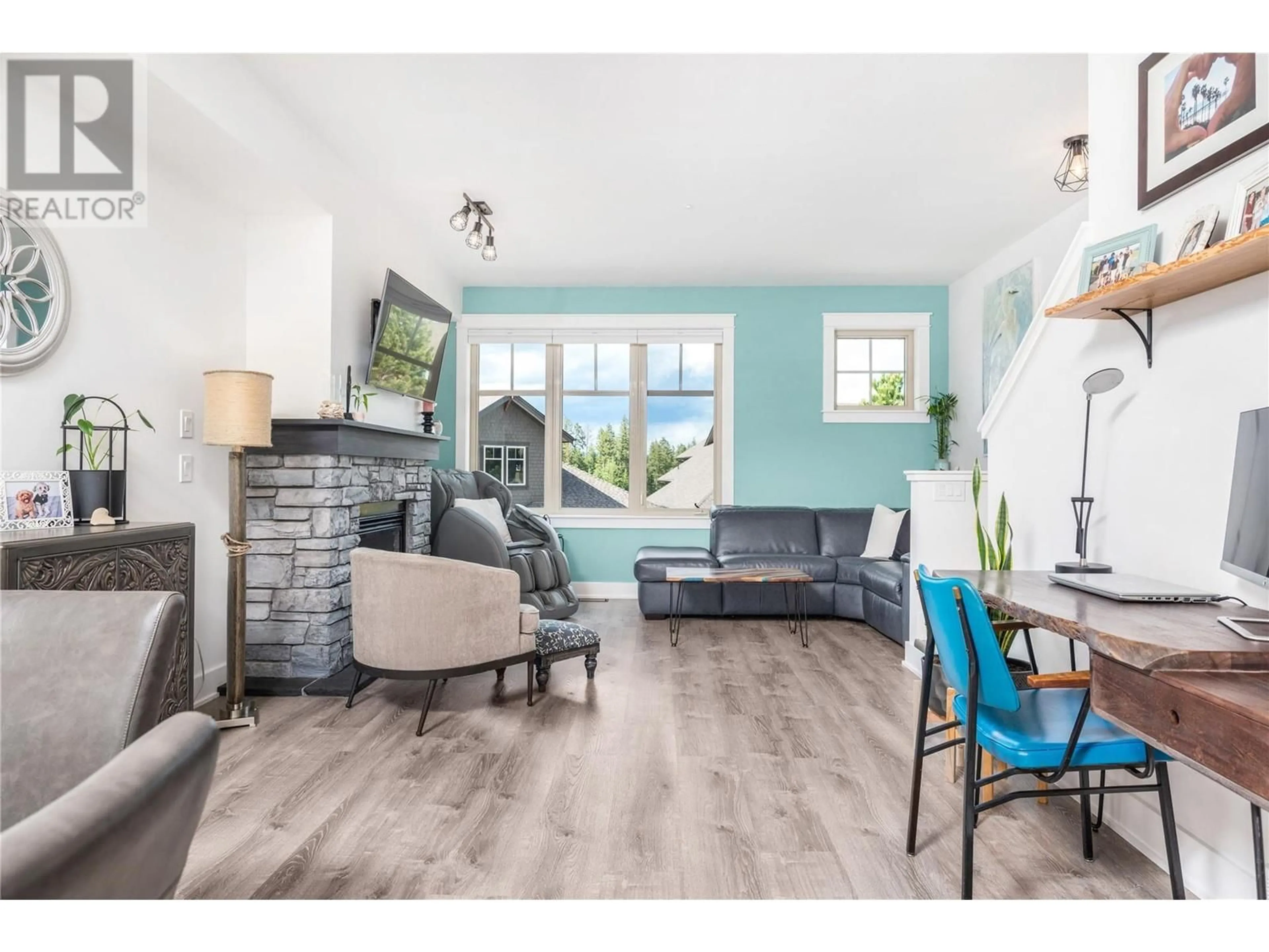 Living room with furniture, unknown for 37 - 333 LONGSPOON DRIVE, Vernon British Columbia V1H2L1