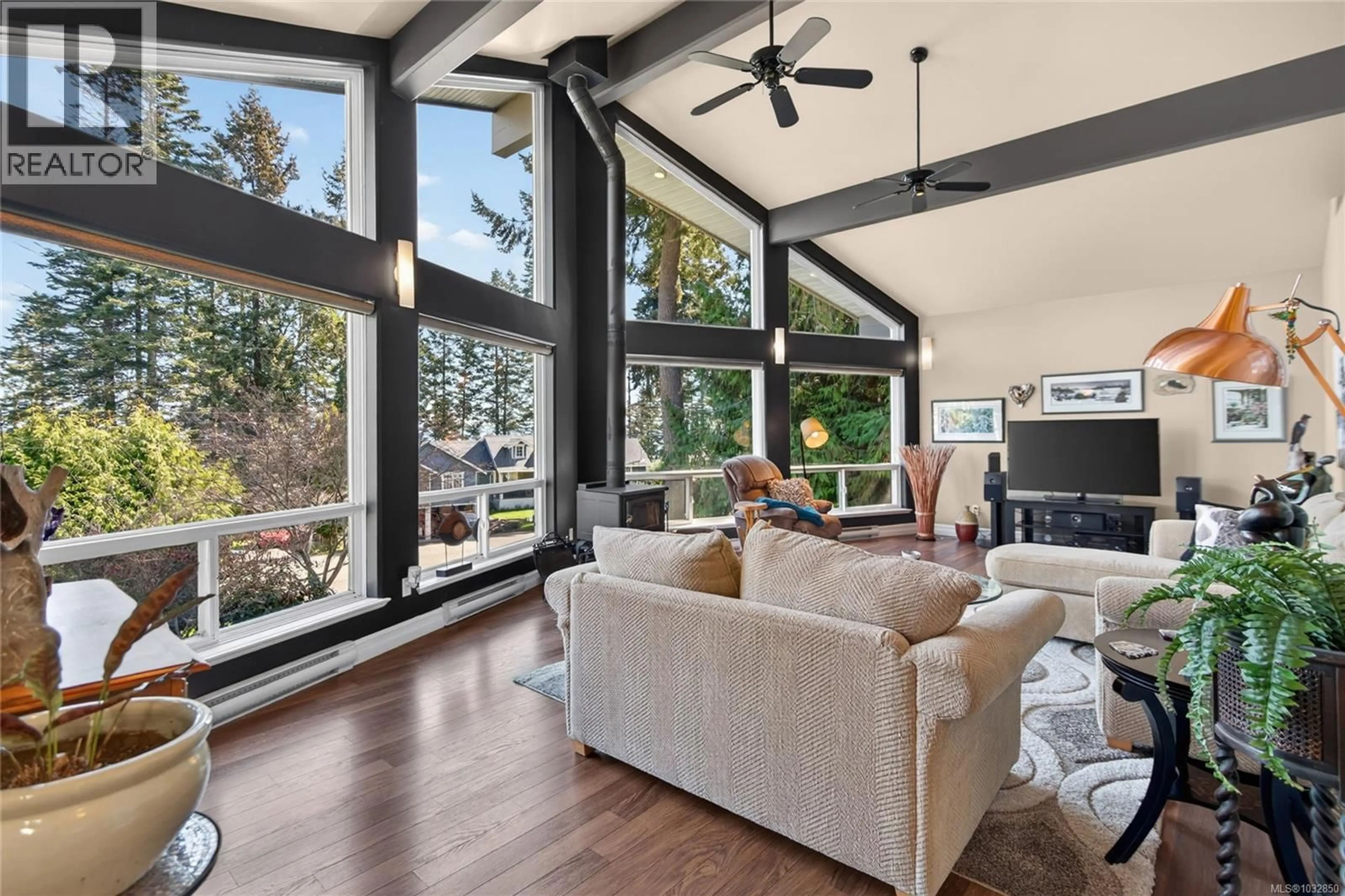 Living room with furniture, unknown for 4594 MAPLE GUARD DRIVE, Bowser British Columbia V0R1G0