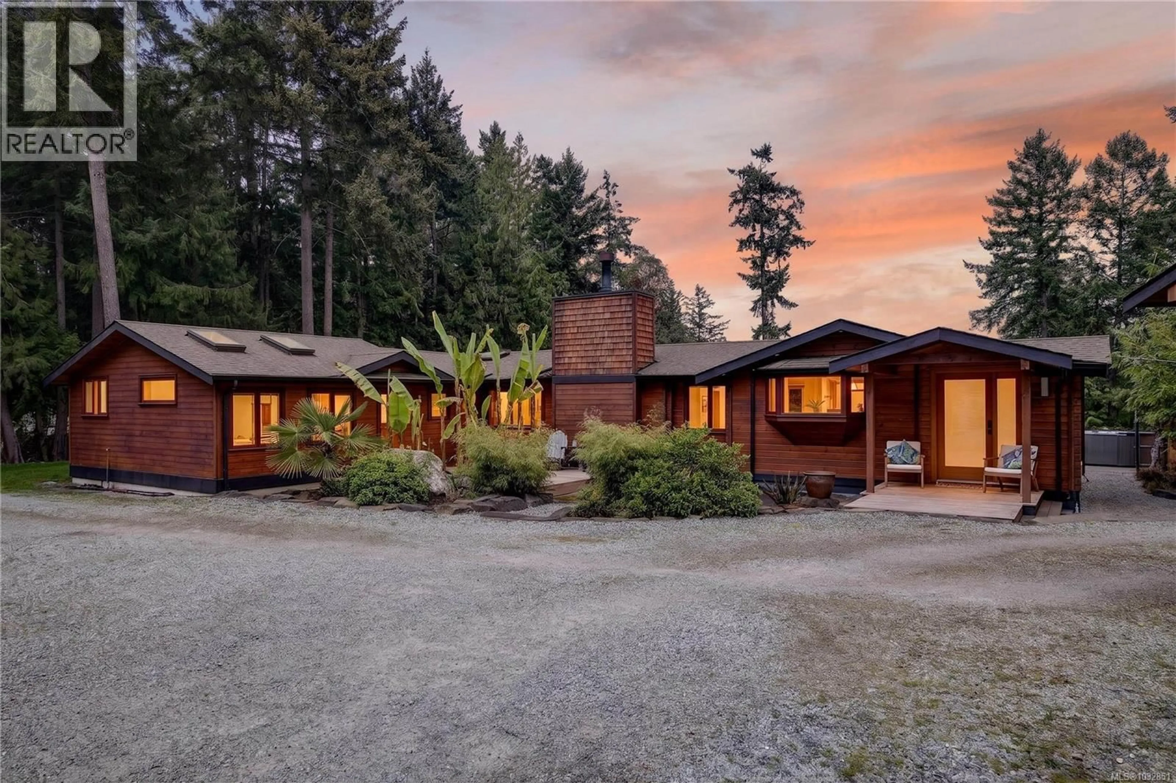 A pic from outside/outdoor area/front of a property/back of a property/a pic from drone, unknown for 103 GREER PLACE, Salt Spring British Columbia V8K1A9
