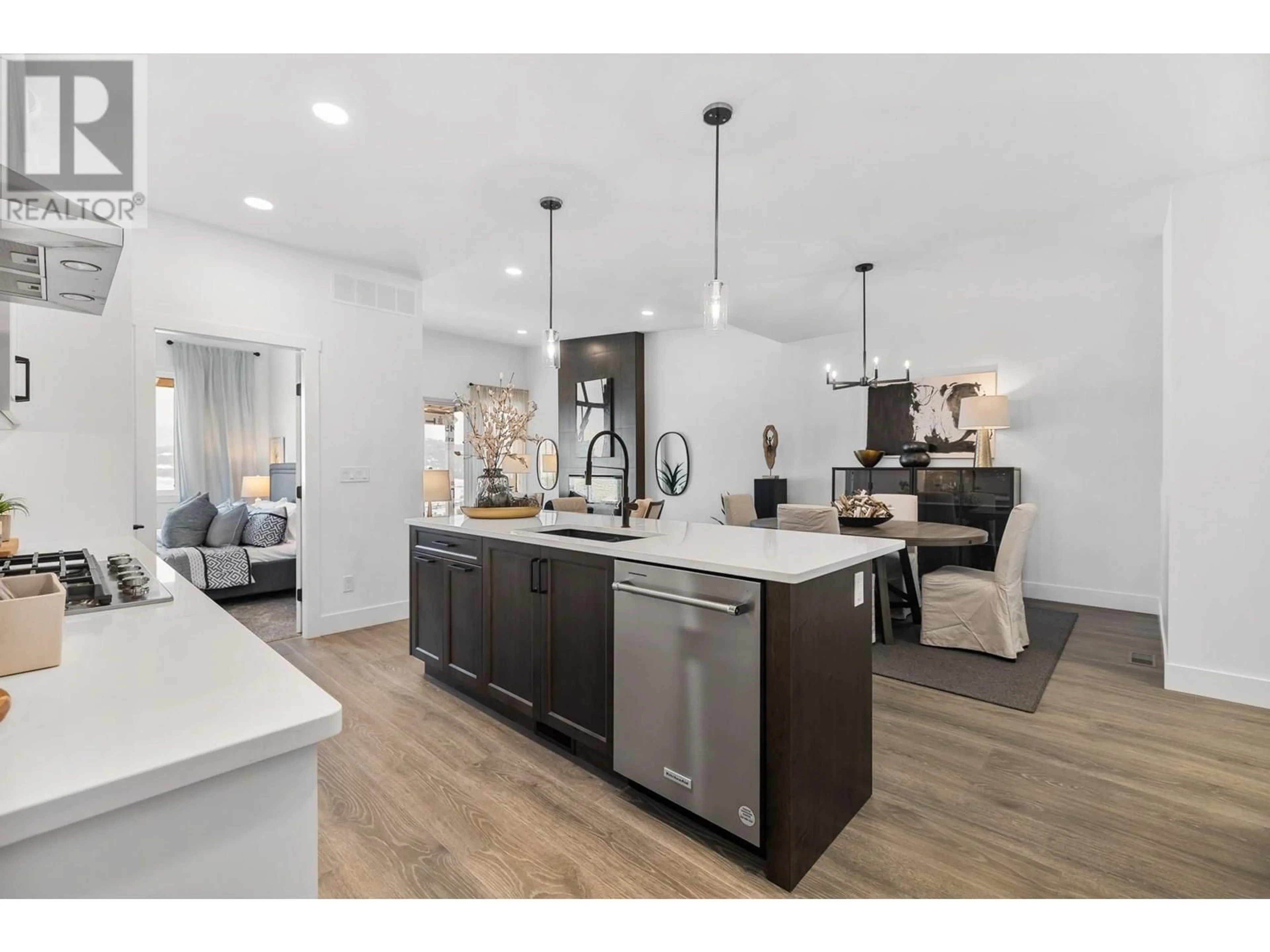 Open concept kitchen for 7735 OKANAGAN HILLS Boulevard Unit# 58, Vernon British Columbia V1H0A7