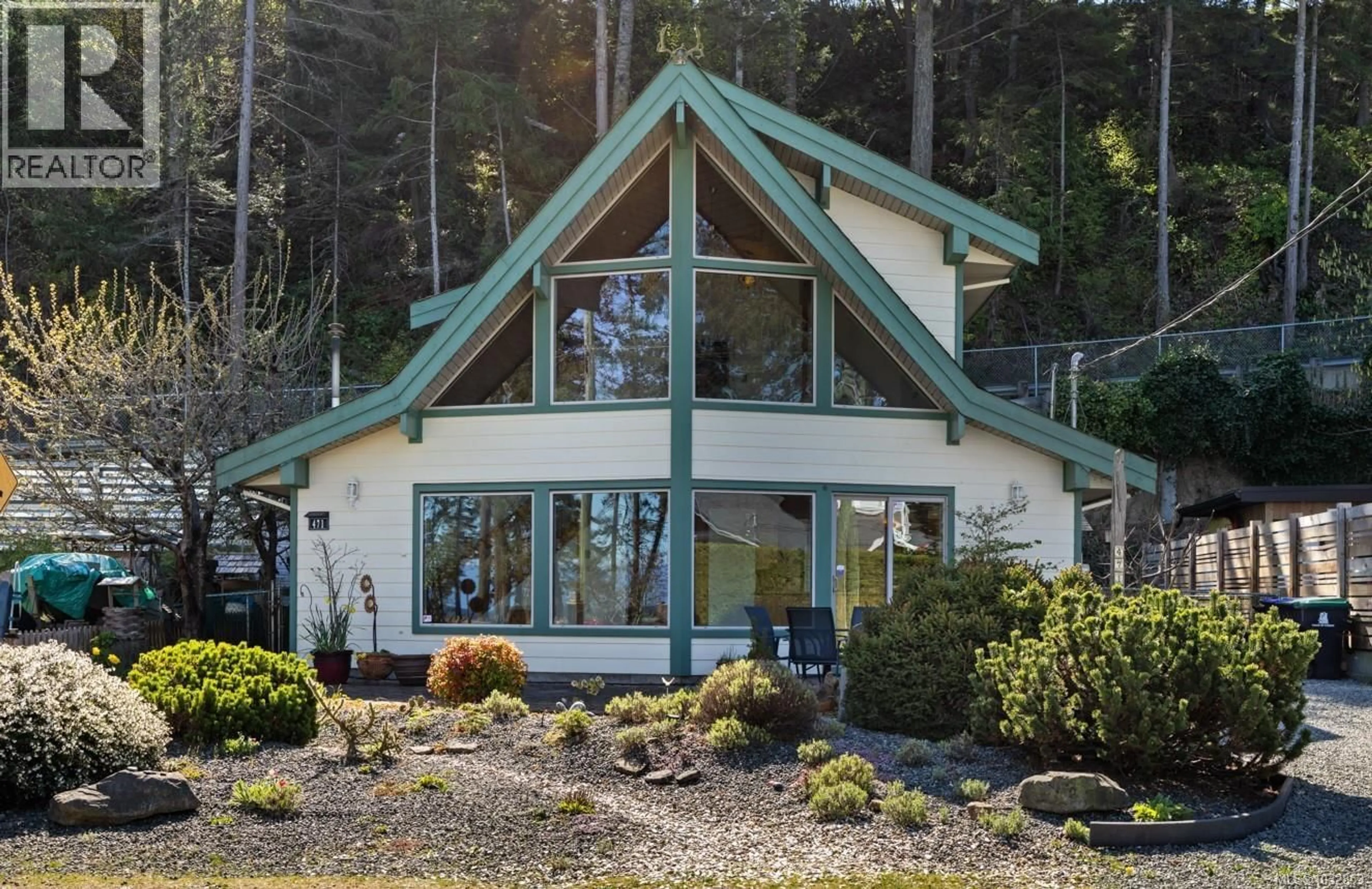 Home with vinyl exterior material, water/lake/river/ocean view for 471 WINDSLOW ROAD, Comox British Columbia V9M3T8
