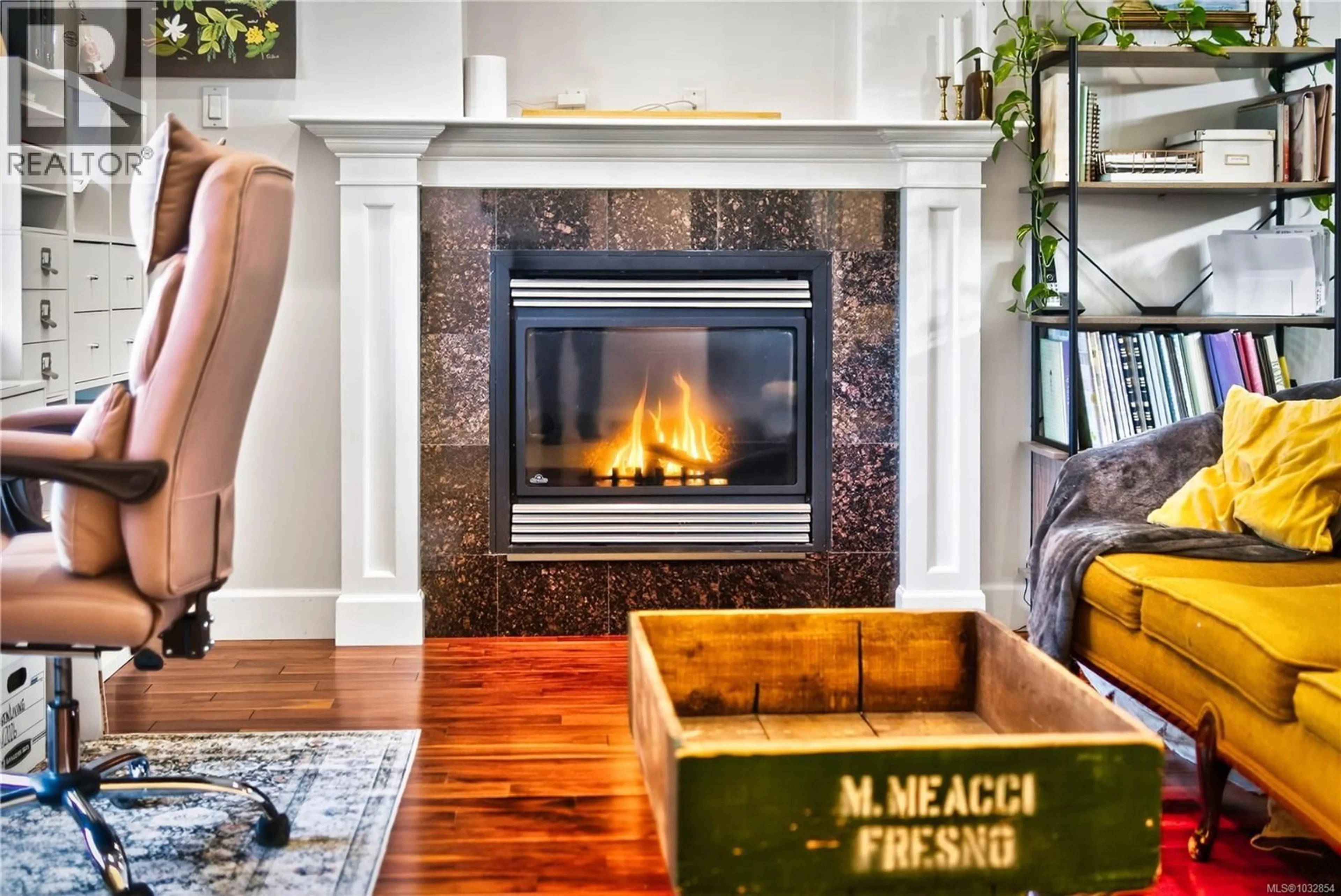 Living room with furniture, unknown for 4837 NEY DRIVE, Nanaimo British Columbia V9V1W5