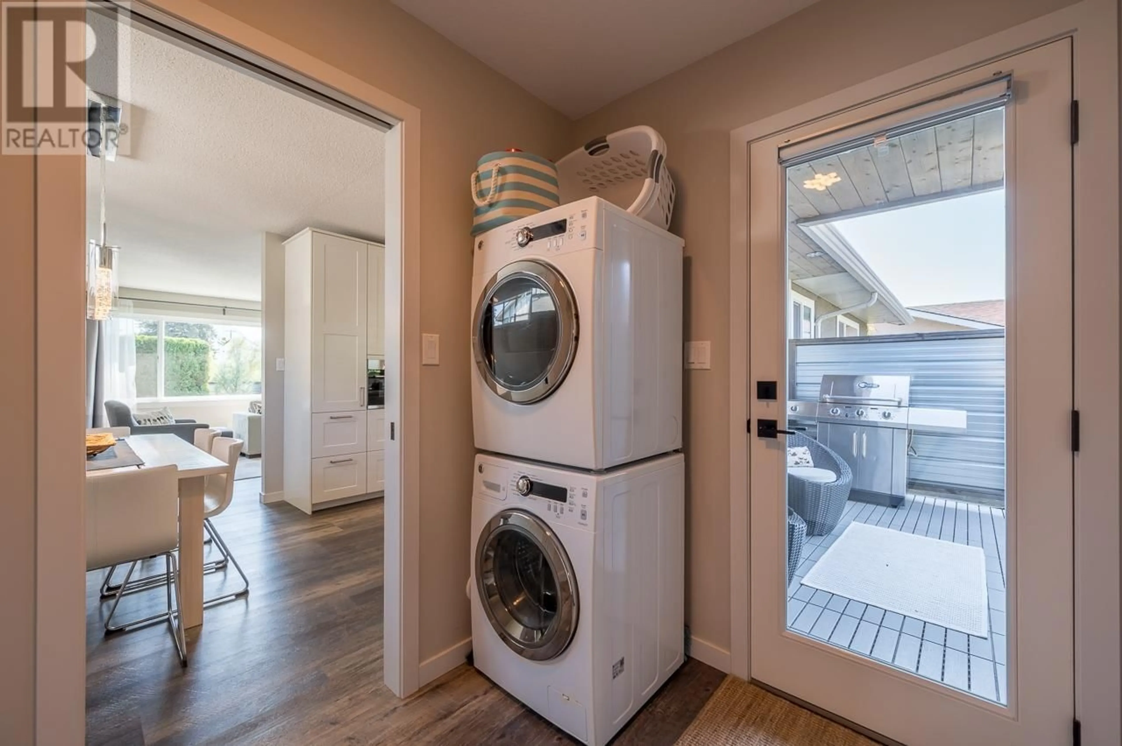 Laundry room for 991 12th Street, Kamloops British Columbia V2B3C3