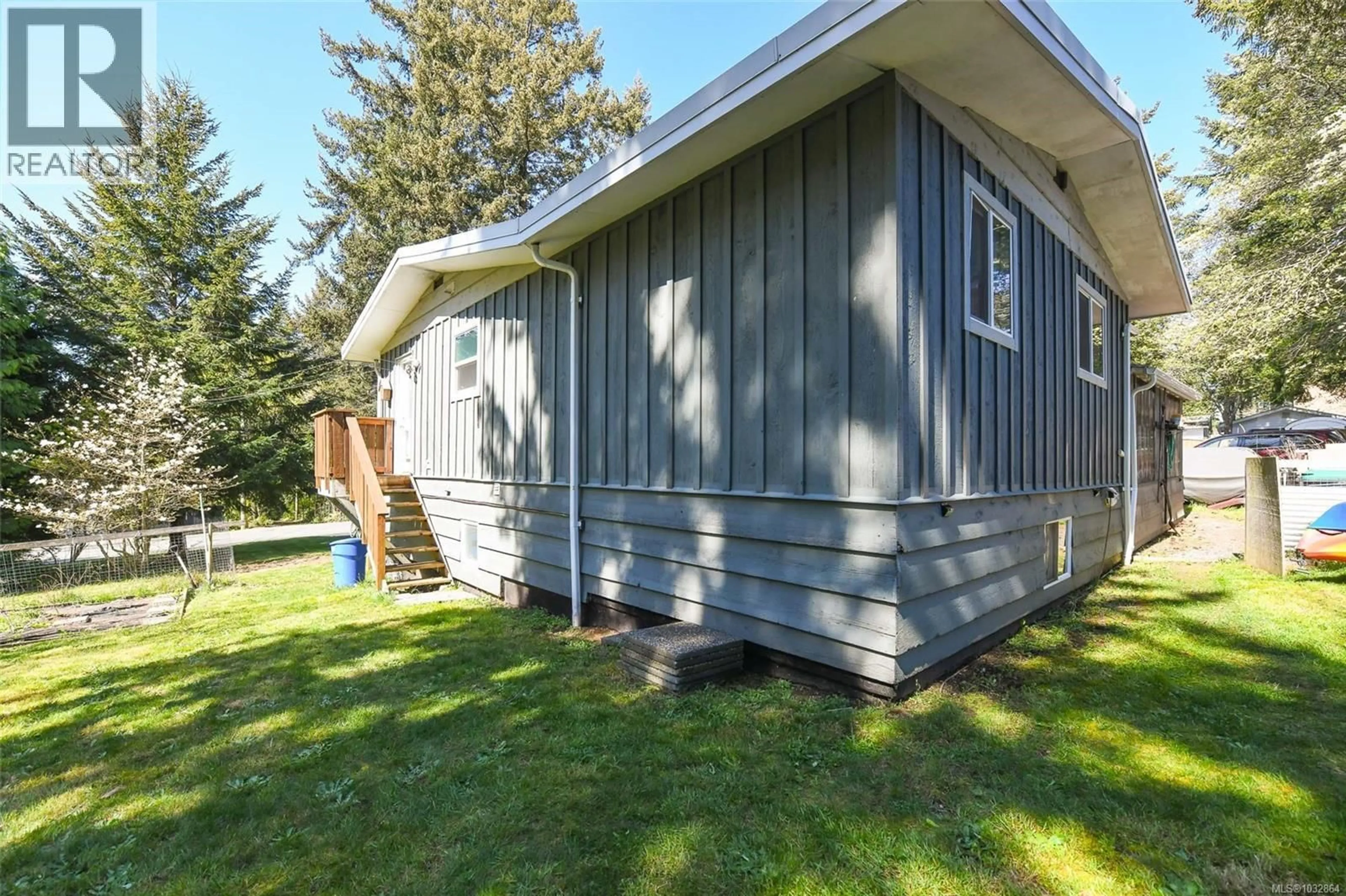 Home with vinyl exterior material, unknown for 280 GLACIER VIEW DRIVE, Comox British Columbia V9M1G5