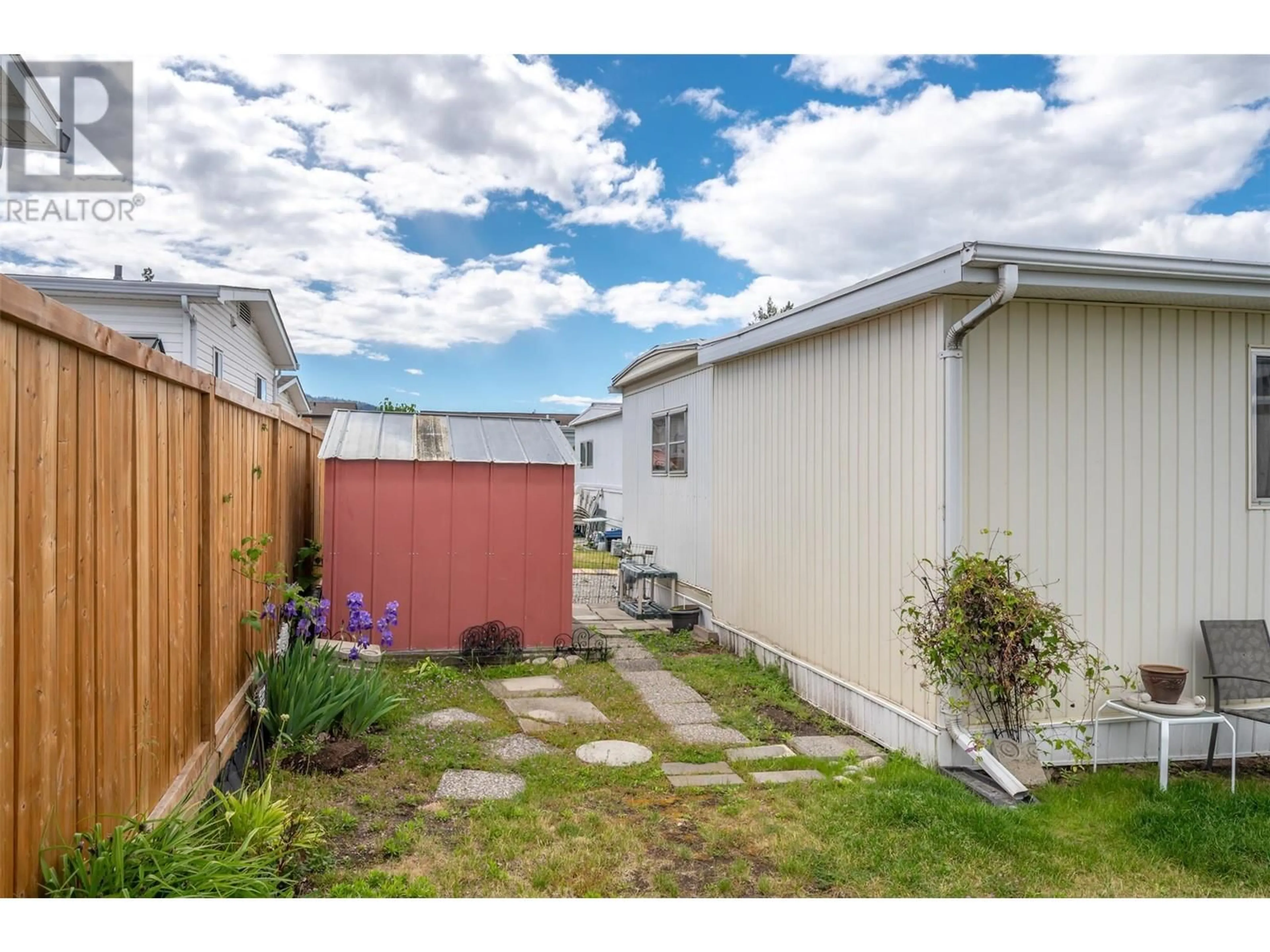 Shed for 98 Okanagan Ave E Avenue Unit# 51, Penticton British Columbia V2A3J5