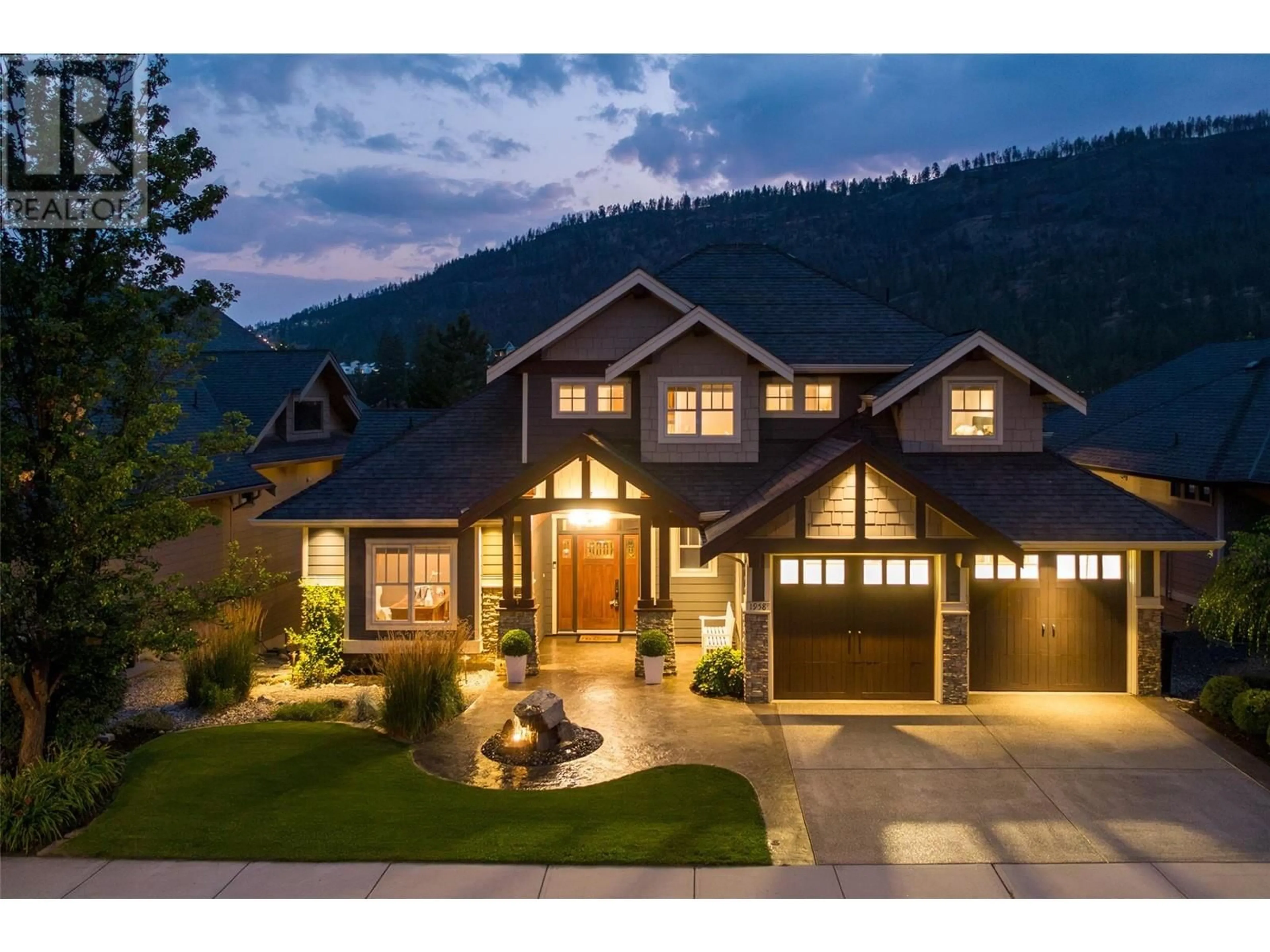 Home with vinyl exterior material, mountain view for 1958 HIDDEN LAKE PLACE, Kelowna British Columbia V1V2W8